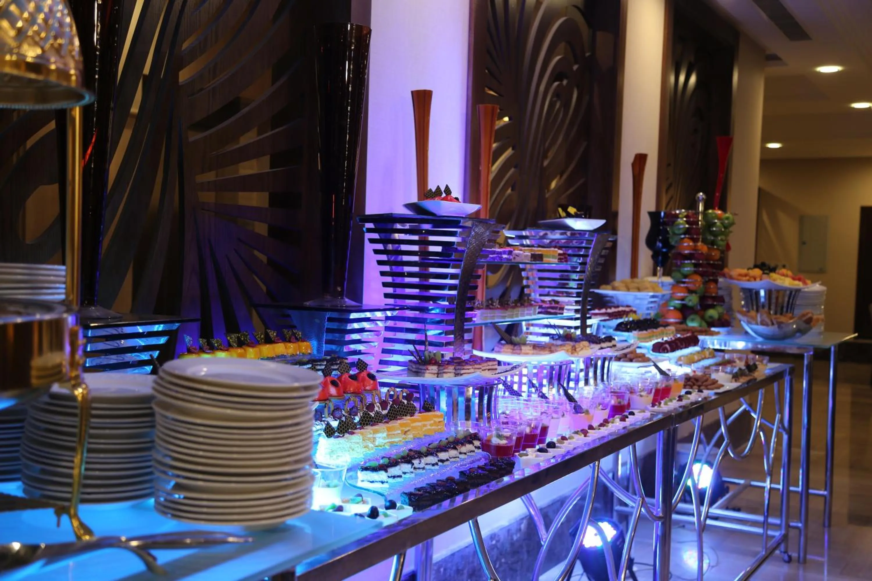 Restaurant/places to eat in Violet Al Azizia Hotel MASJID Al Qatari