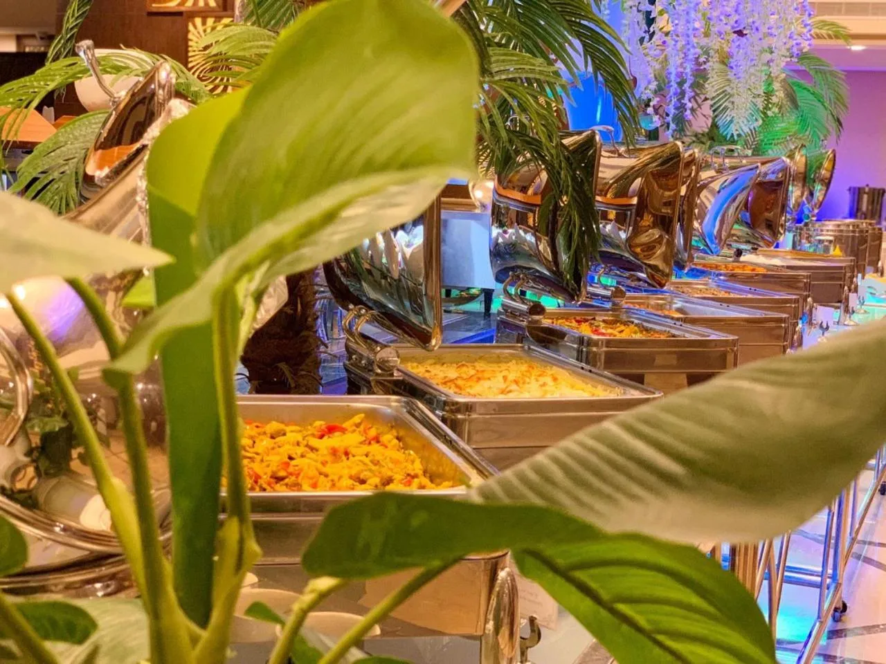 Restaurant/places to eat in Violet Al Azizia Hotel MASJID Al Qatari