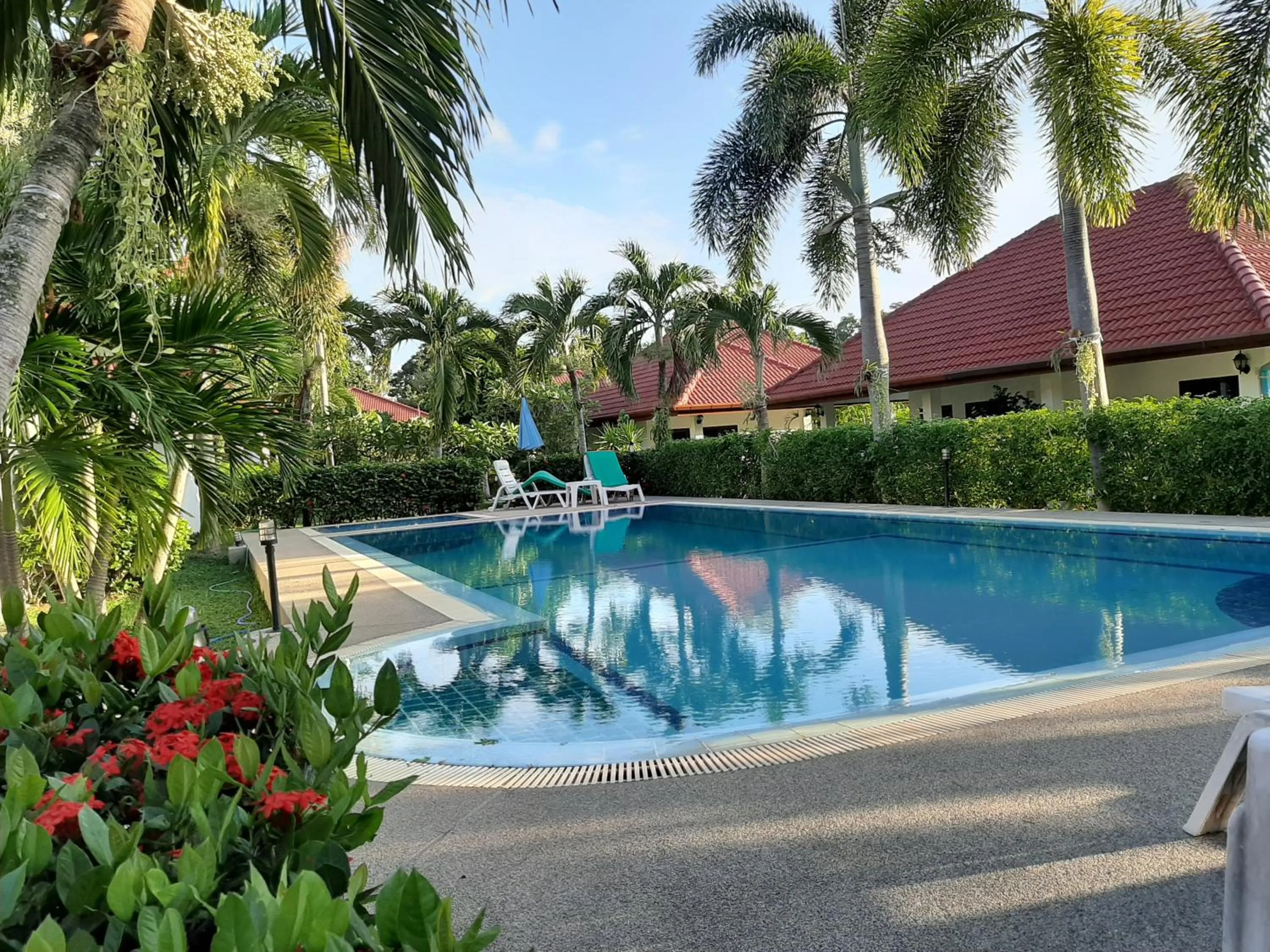 Swimming pool in D&K Smiley Phuket Resort