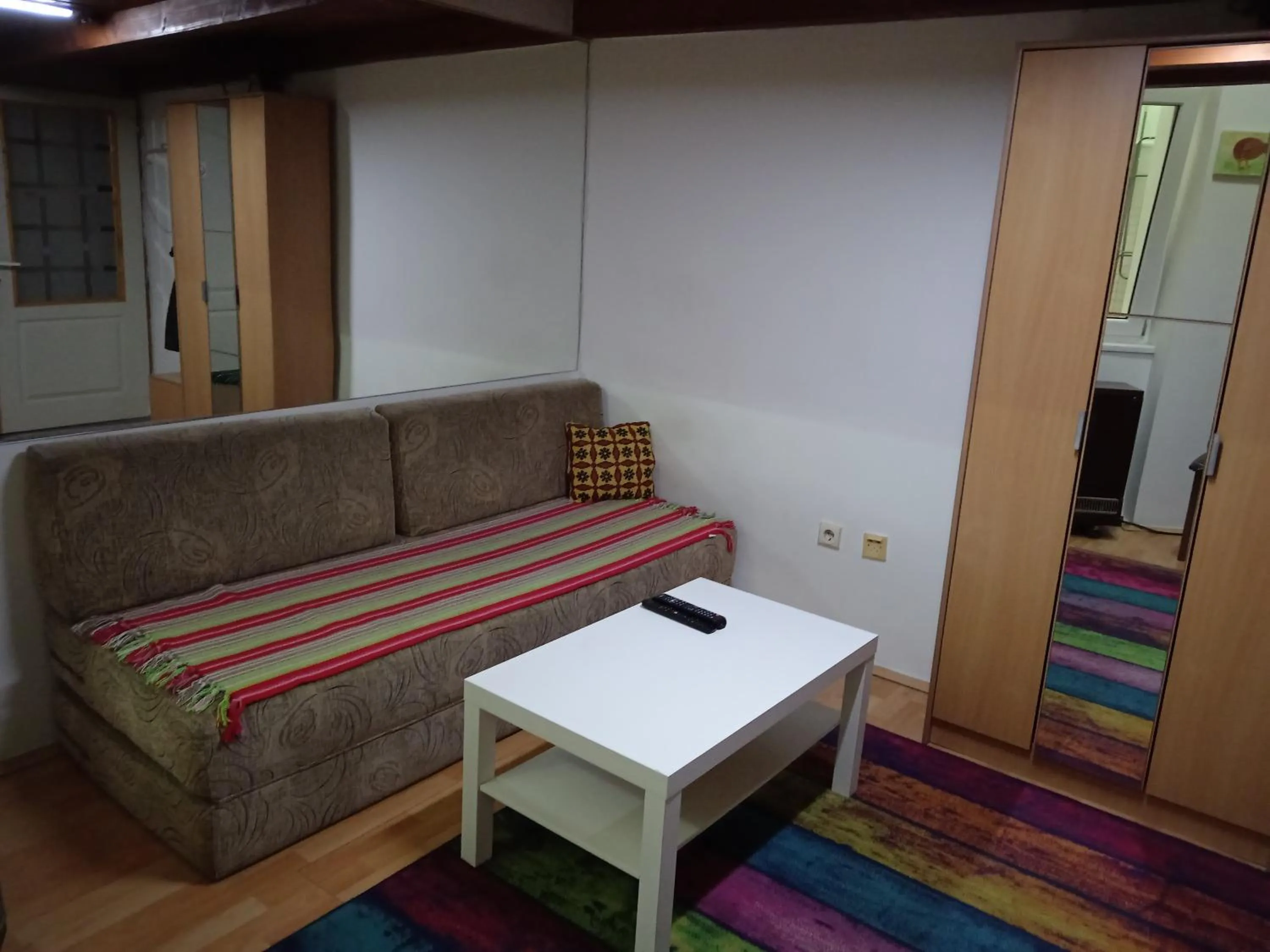 Kiwi Apartment