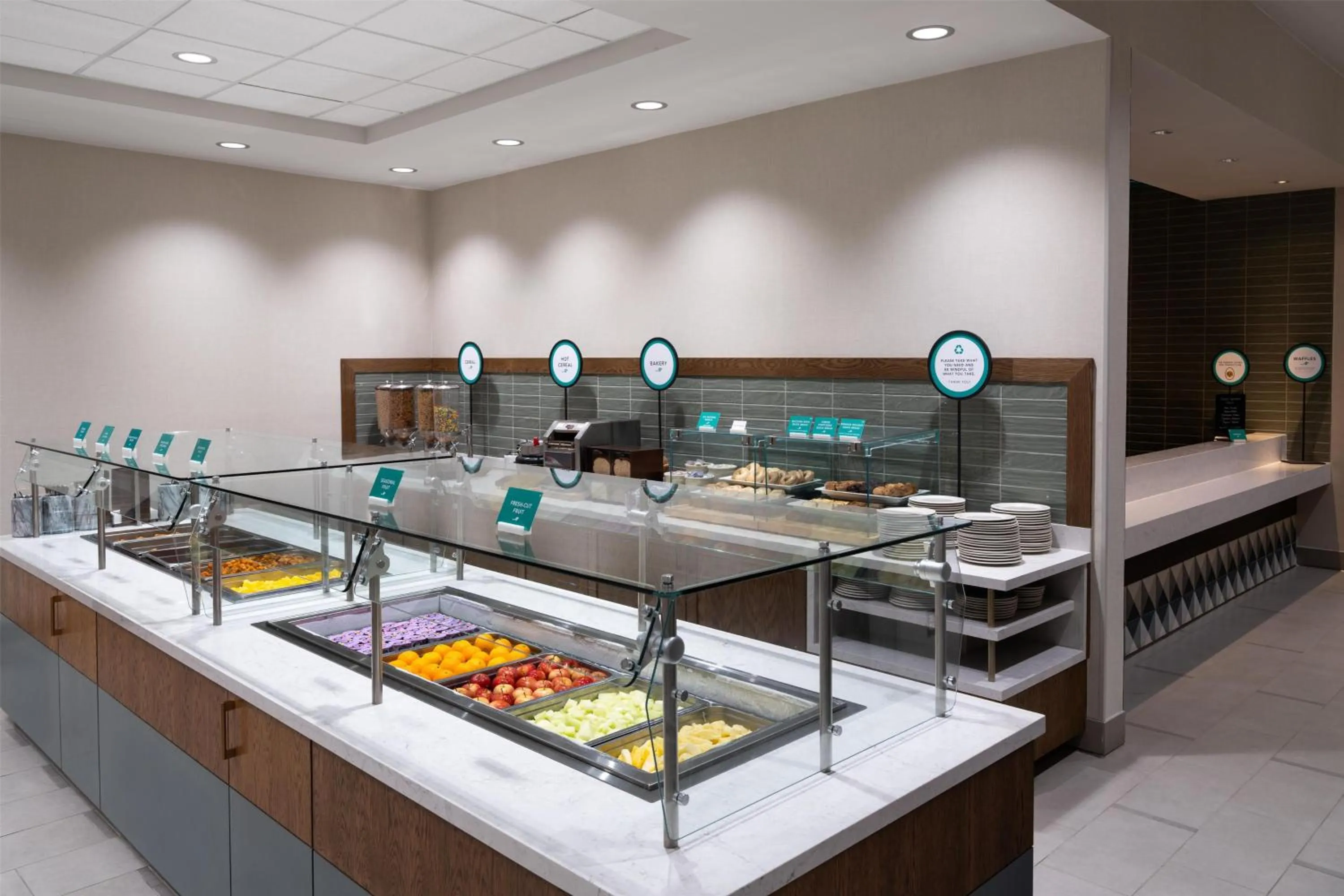 Breakfast in Embassy Suites Lincoln