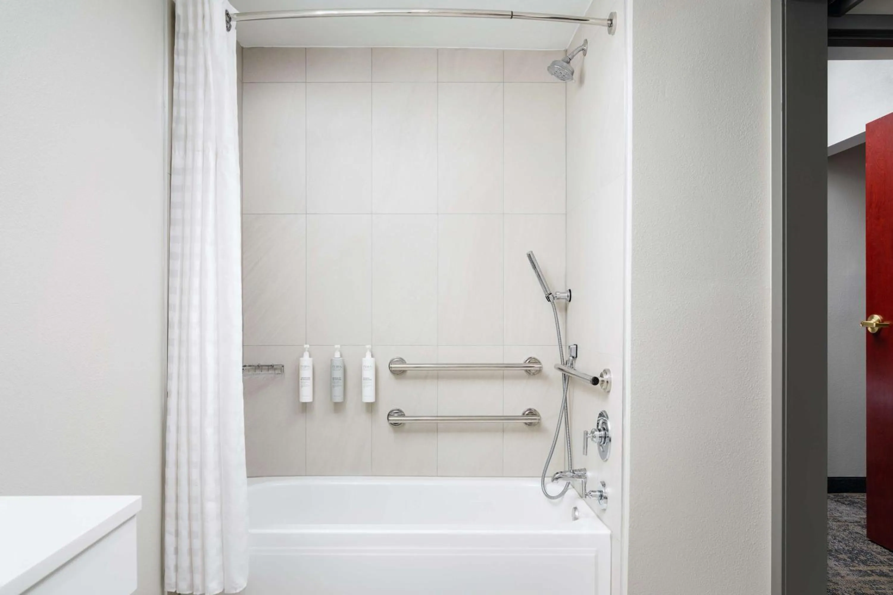 Bathroom in Embassy Suites Lincoln