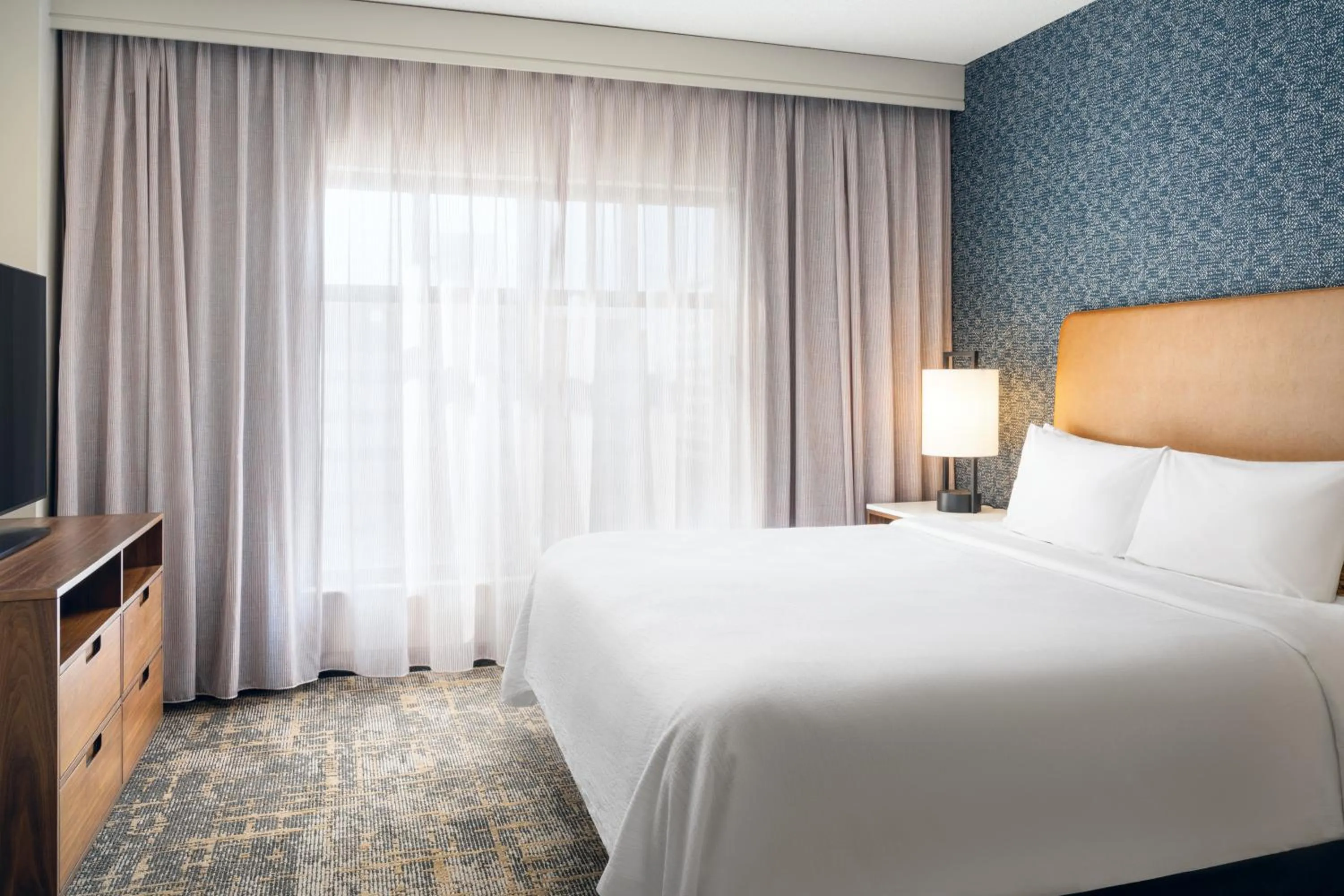 Bedroom, Bed in Embassy Suites Lincoln