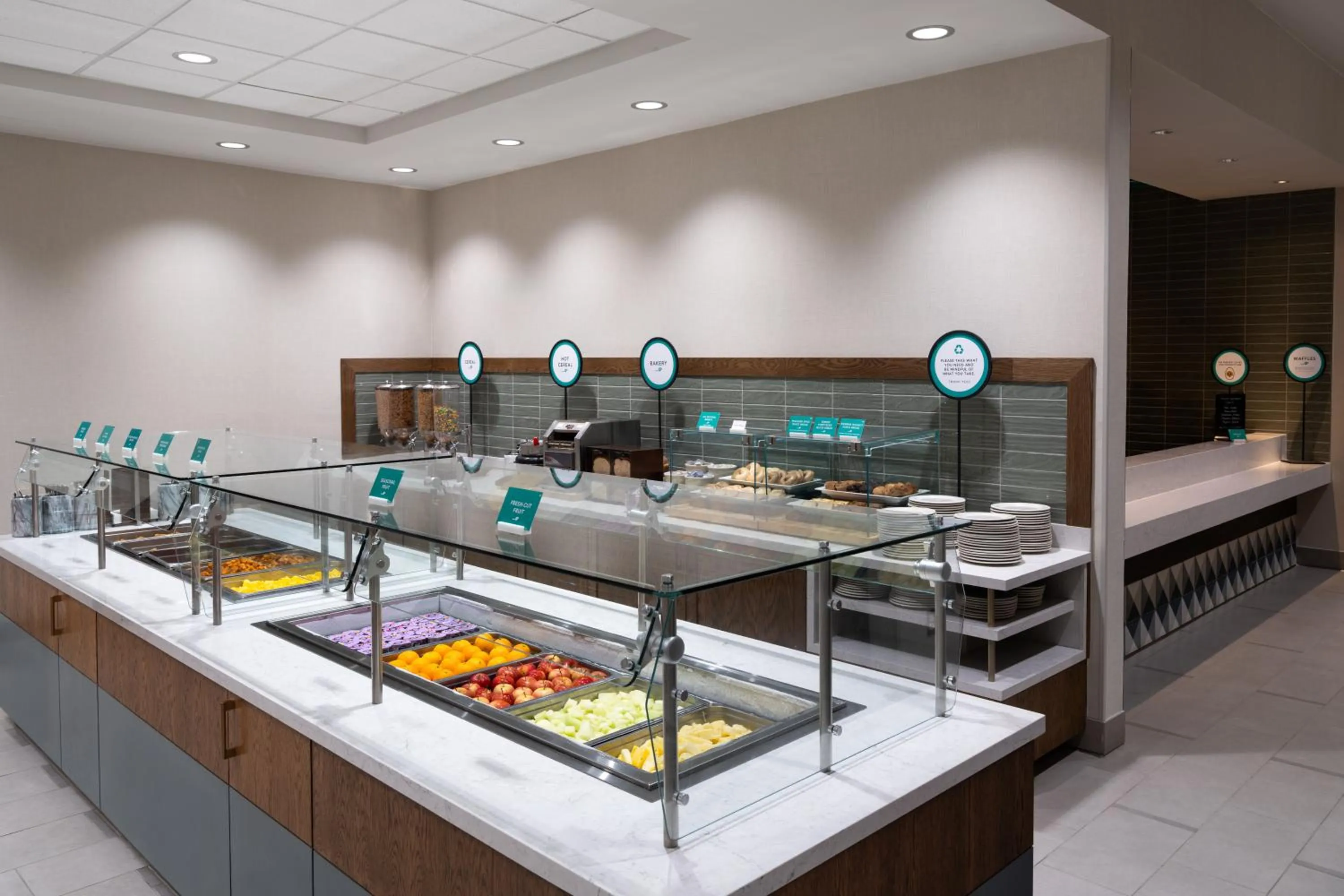 Breakfast in Embassy Suites Lincoln