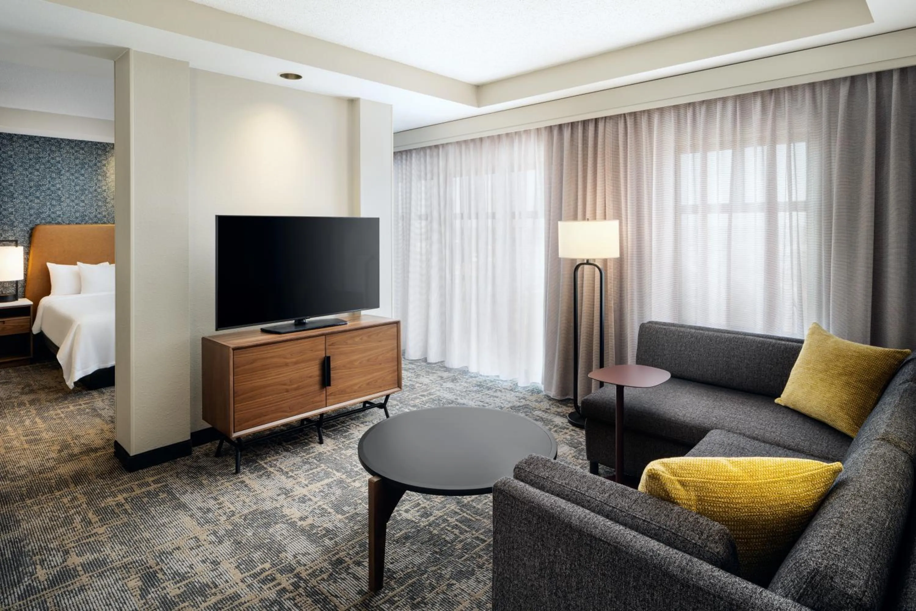 Bedroom, Bed in Embassy Suites Lincoln