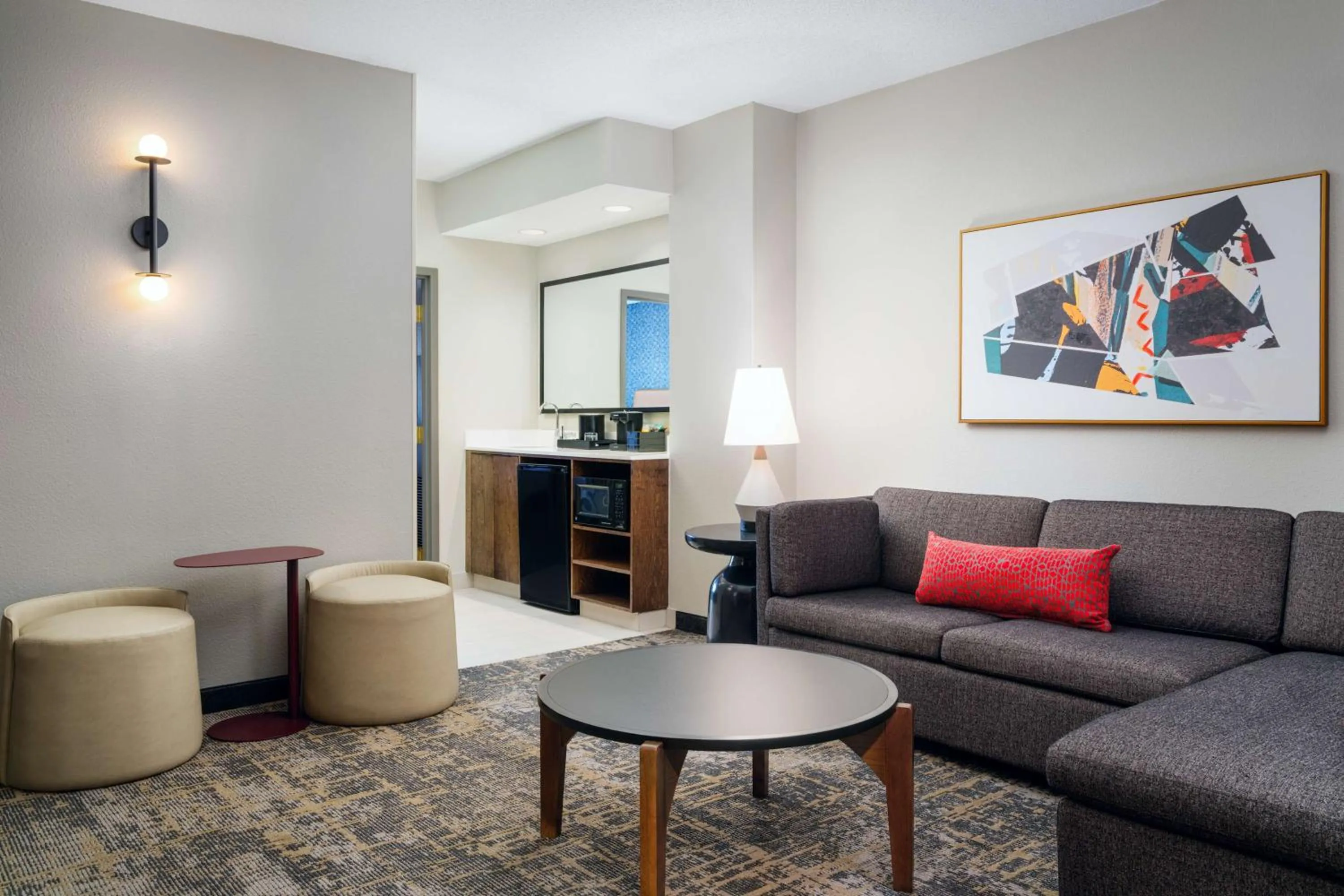 Living room in Embassy Suites Lincoln