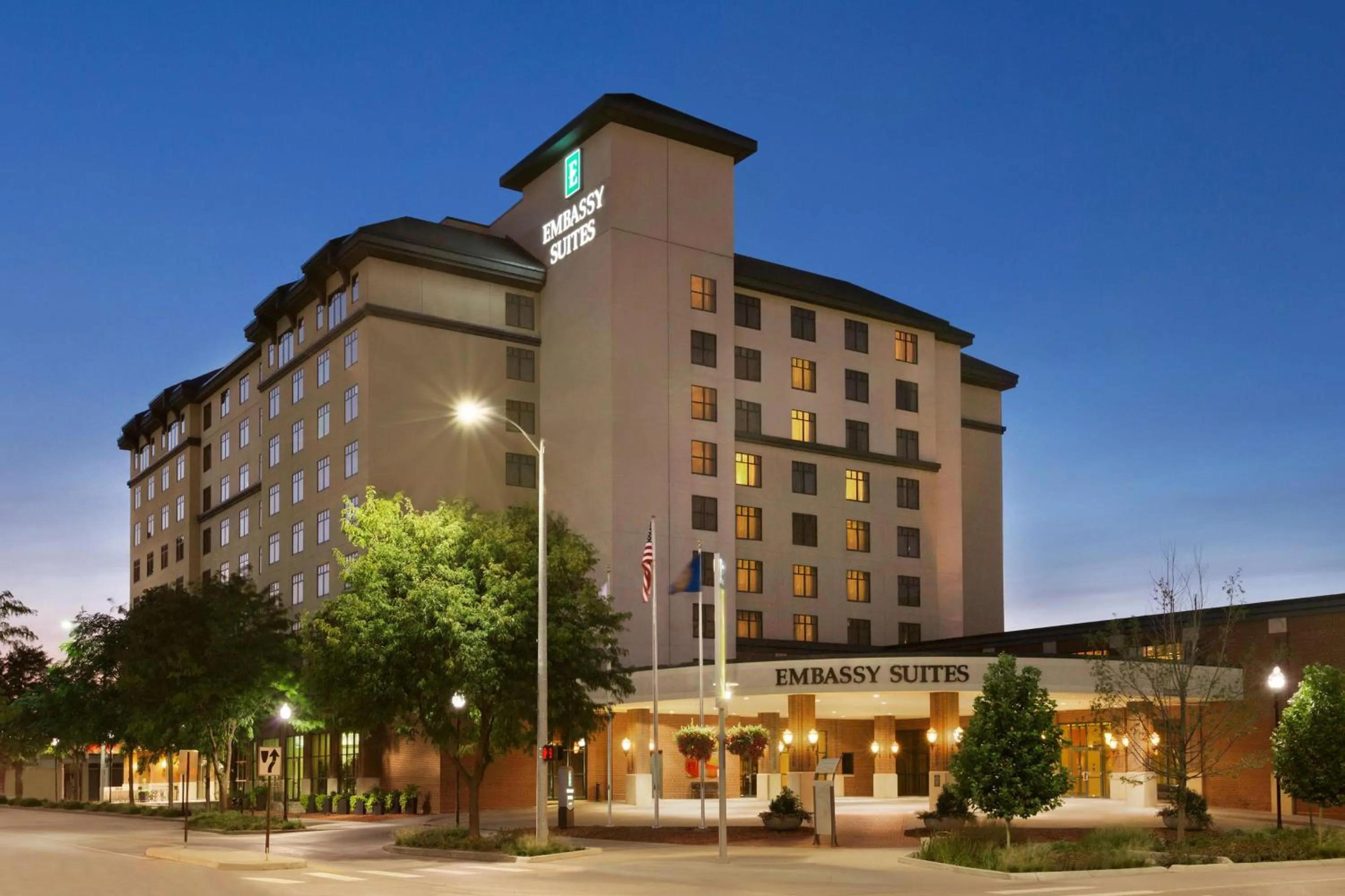 Property building in Embassy Suites Lincoln