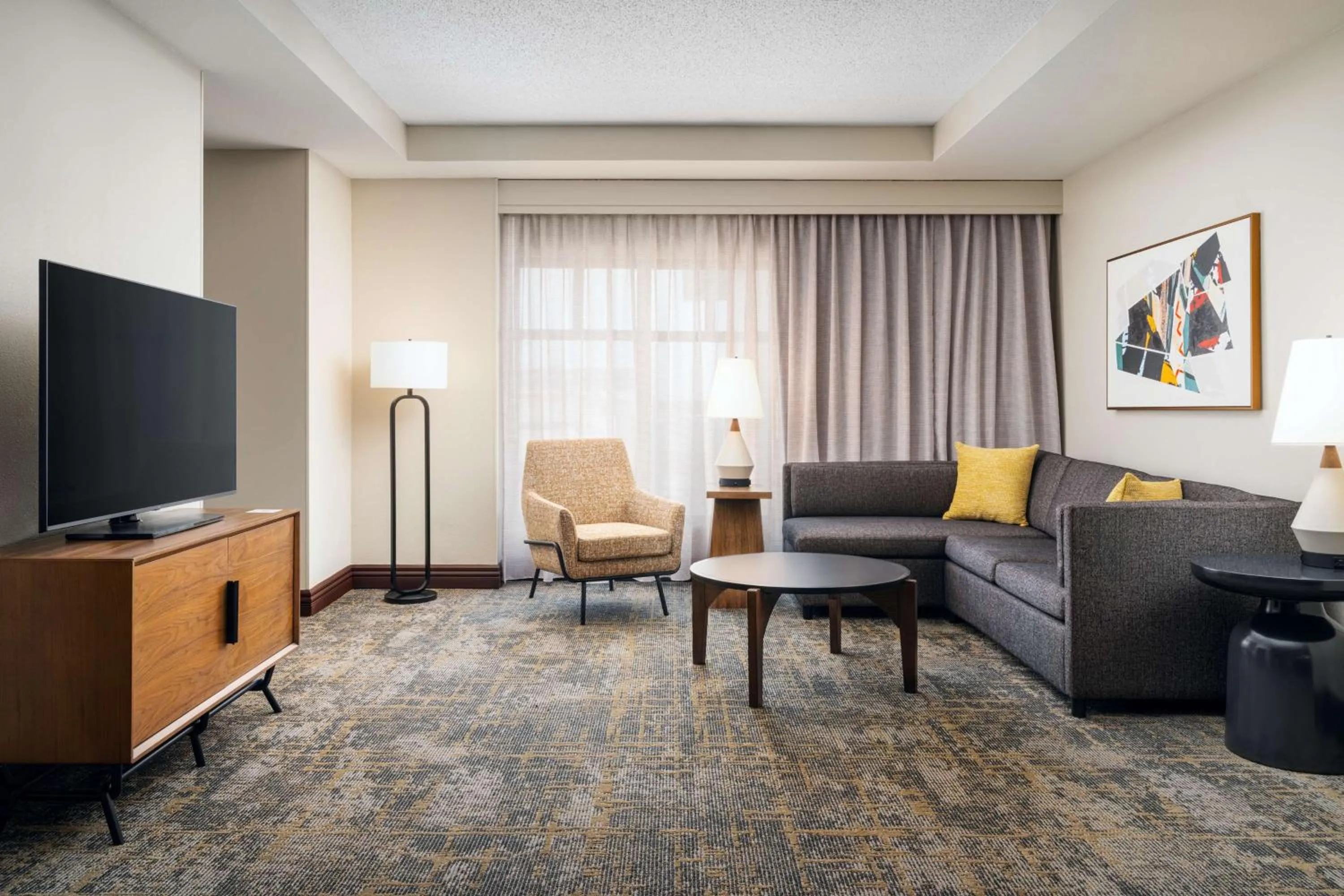 Living room in Embassy Suites Lincoln