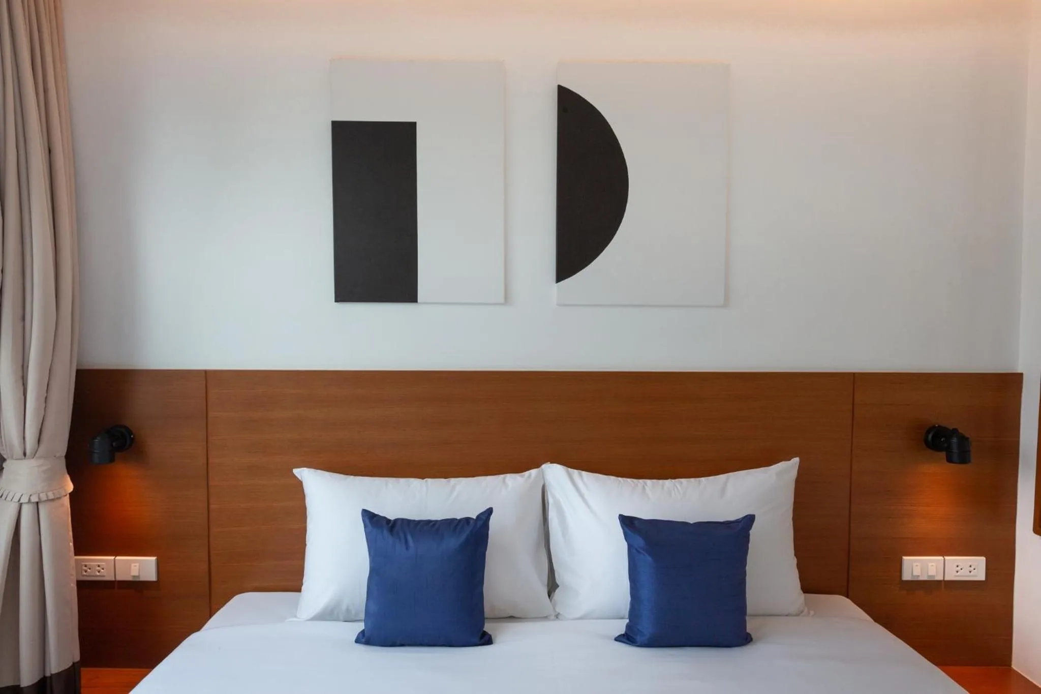 Bed in Barayan place