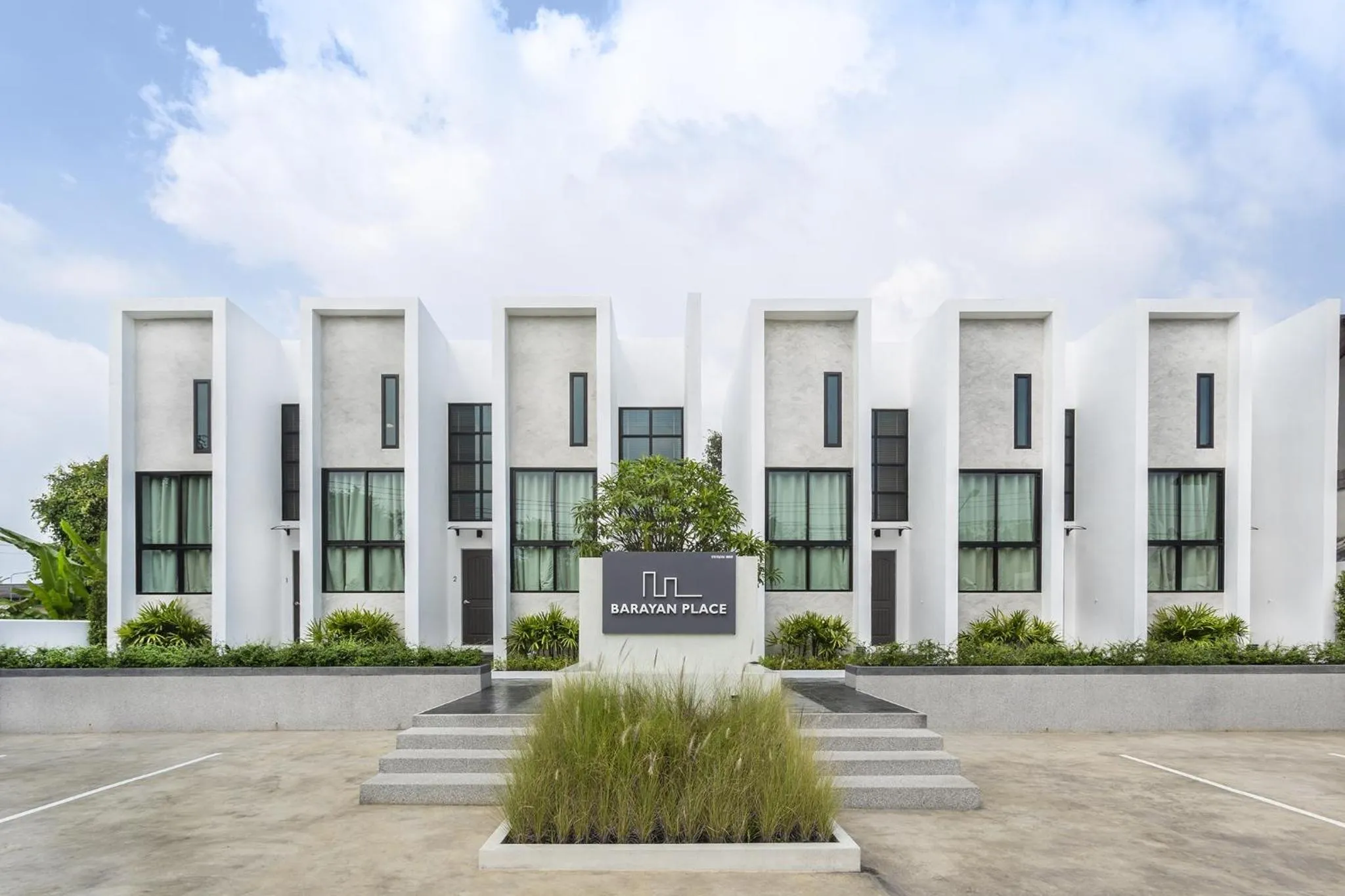 Property building in Barayan place