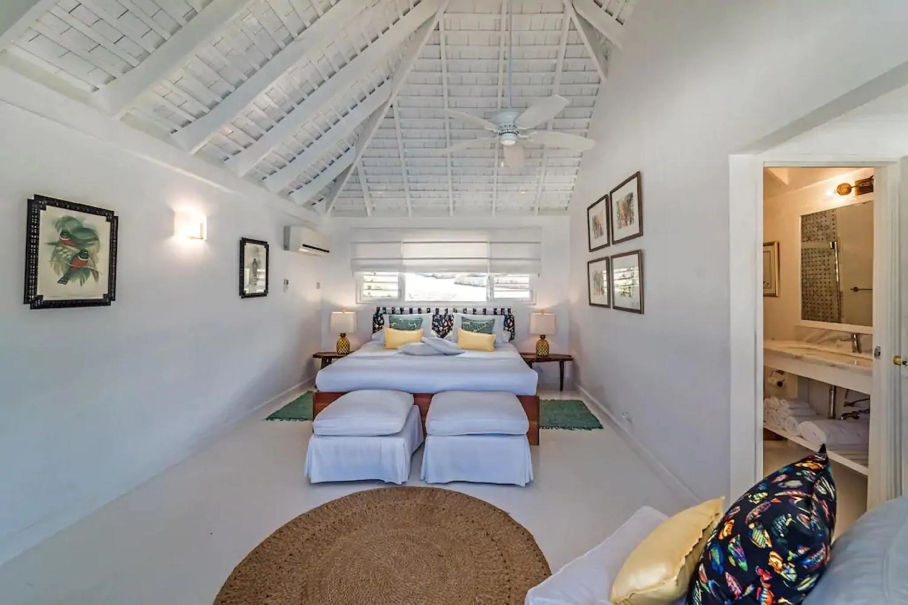 Bedroom, Bed in Magnificent 5-Bedroom Estate Villa, Sleeps 12