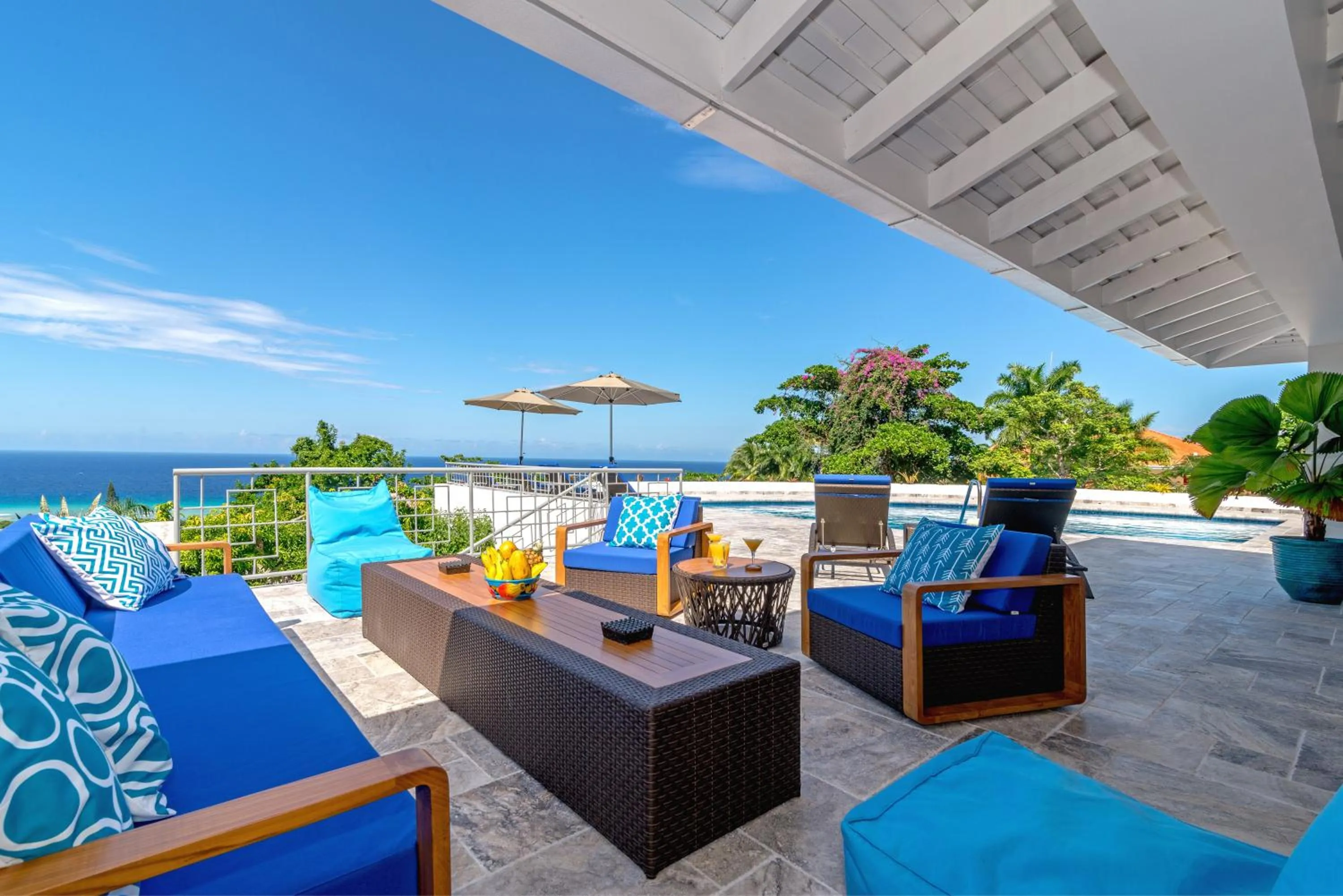 Magnificent 5-Bedroom Estate Villa, Sleeps 12