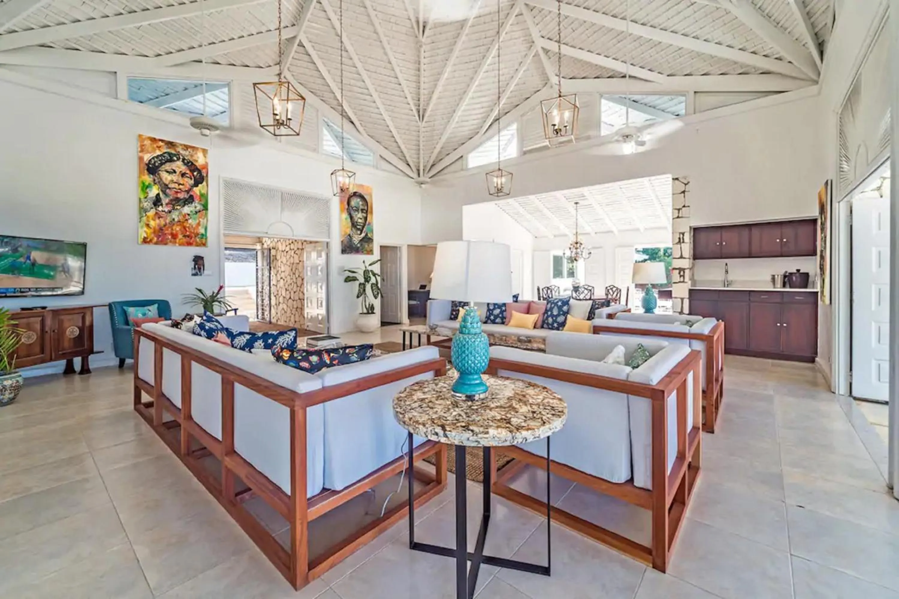 Living room in Magnificent 5-Bedroom Estate Villa, Sleeps 12