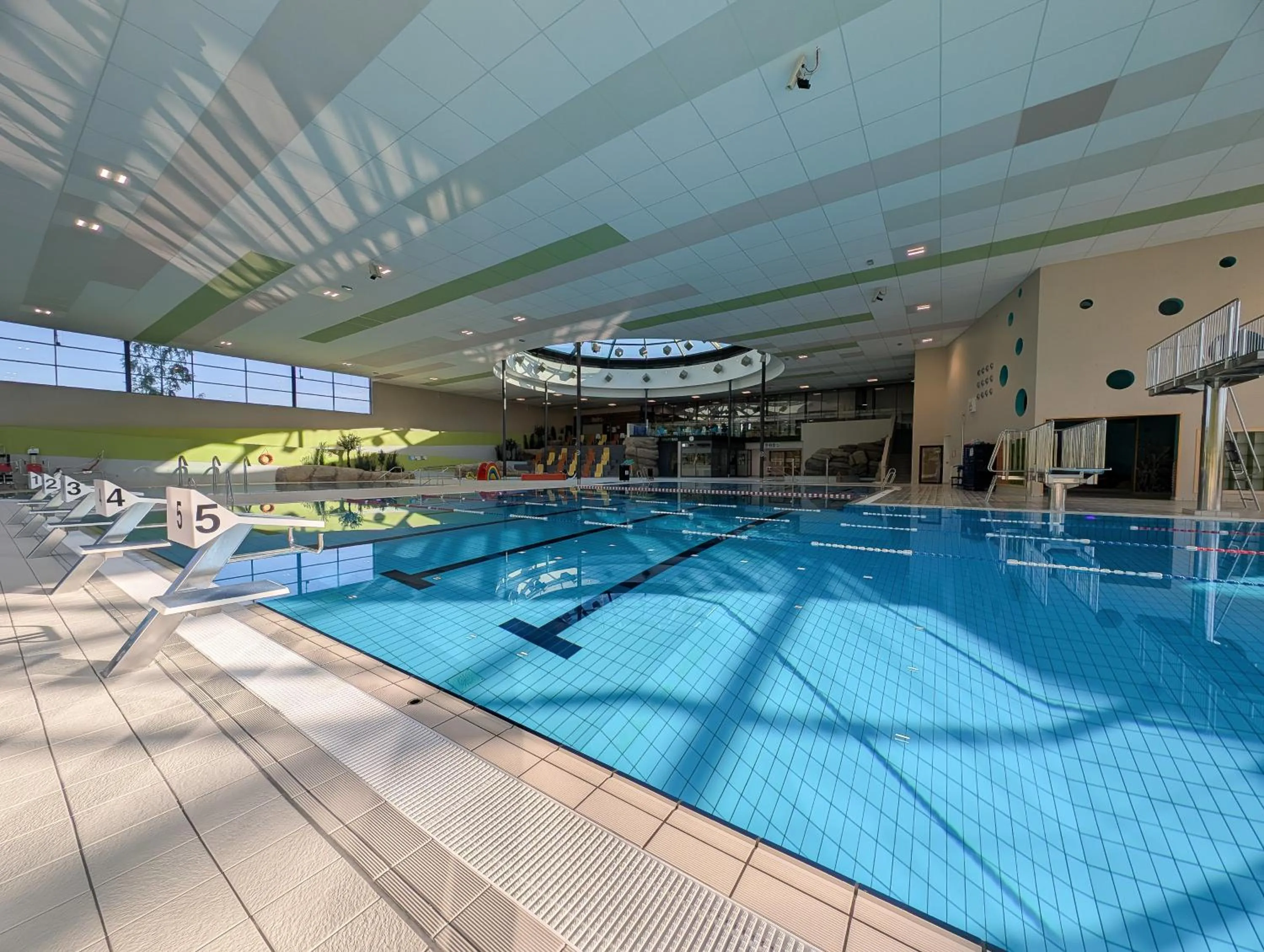 Swimming pool in Holiday Park La Sapinière