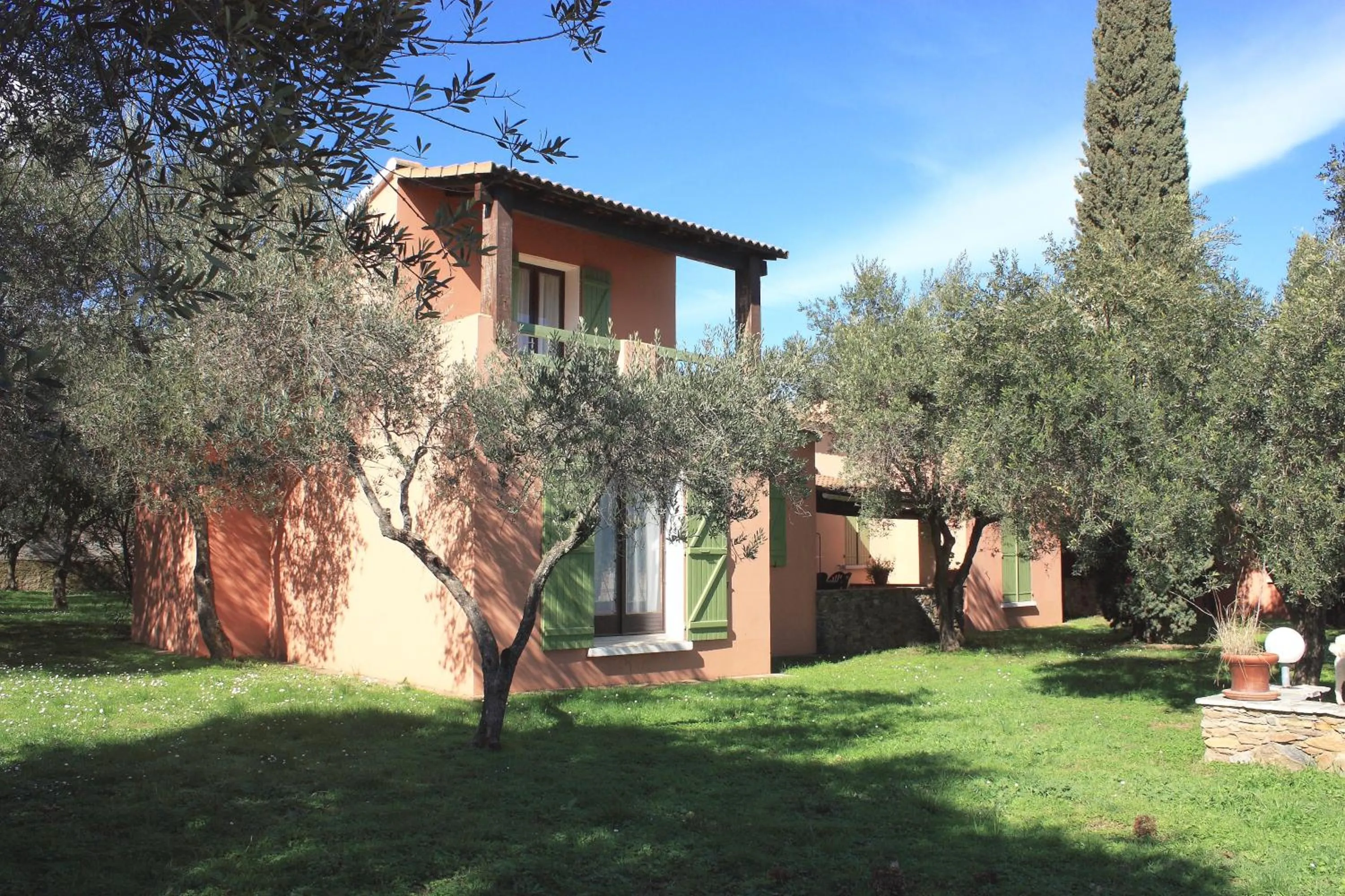 Garden view in Domaine Le Clos des Oliviers