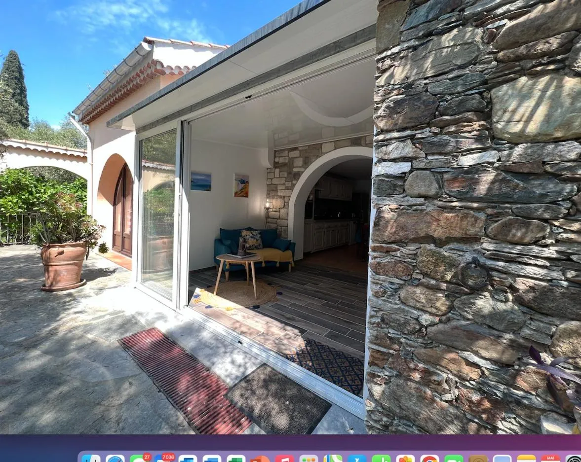 Patio in Domaine Le Clos des Oliviers