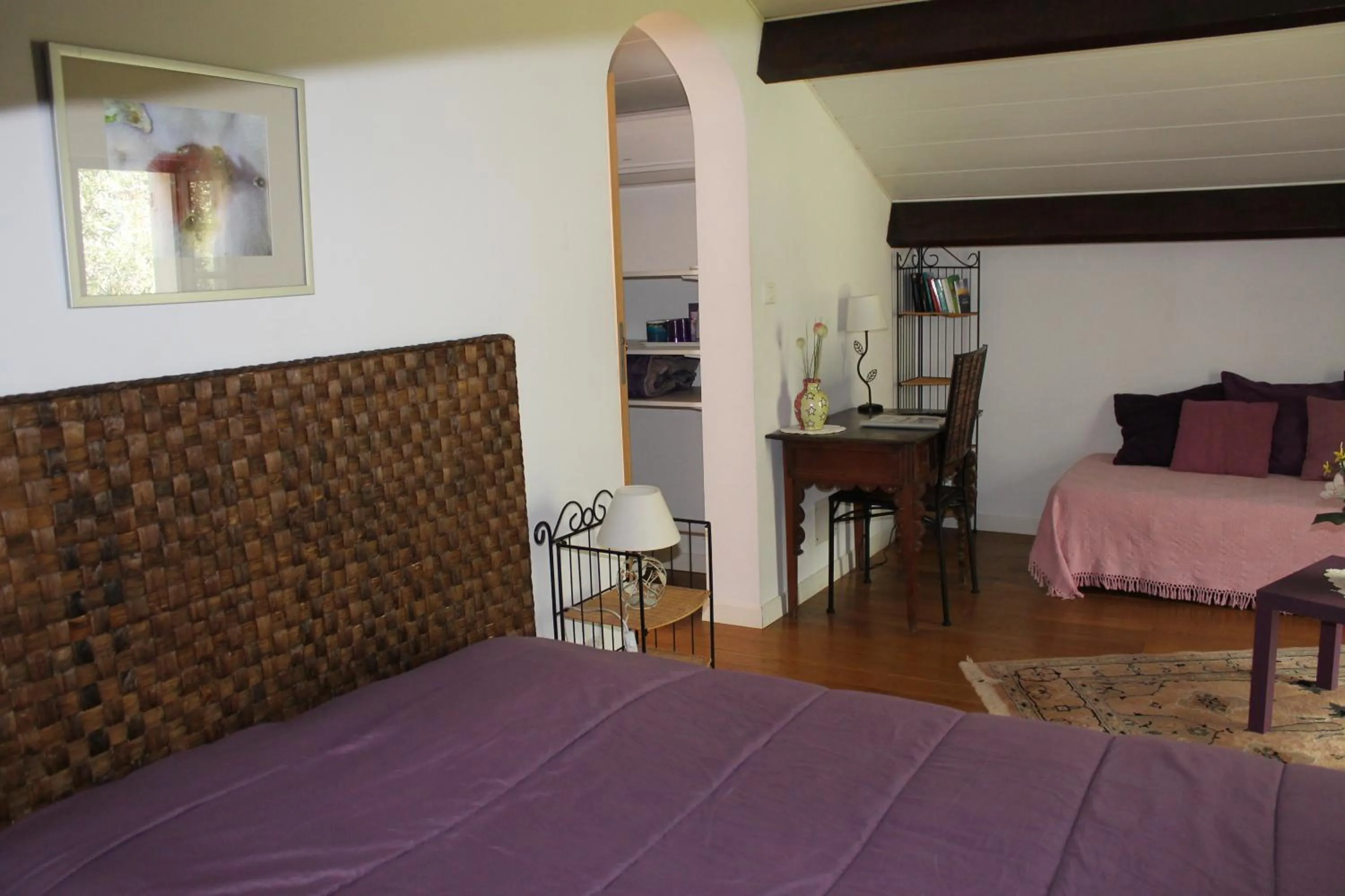 Photo of the whole room in Domaine Le Clos des Oliviers