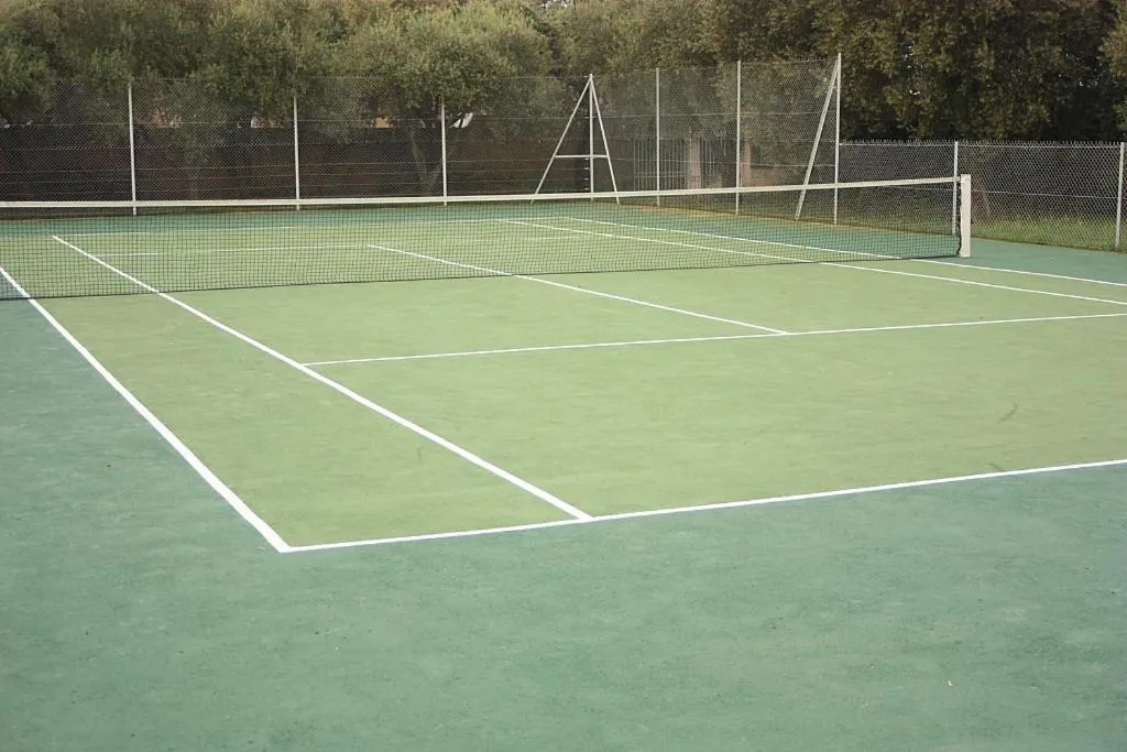 Tennis court in Domaine Le Clos des Oliviers