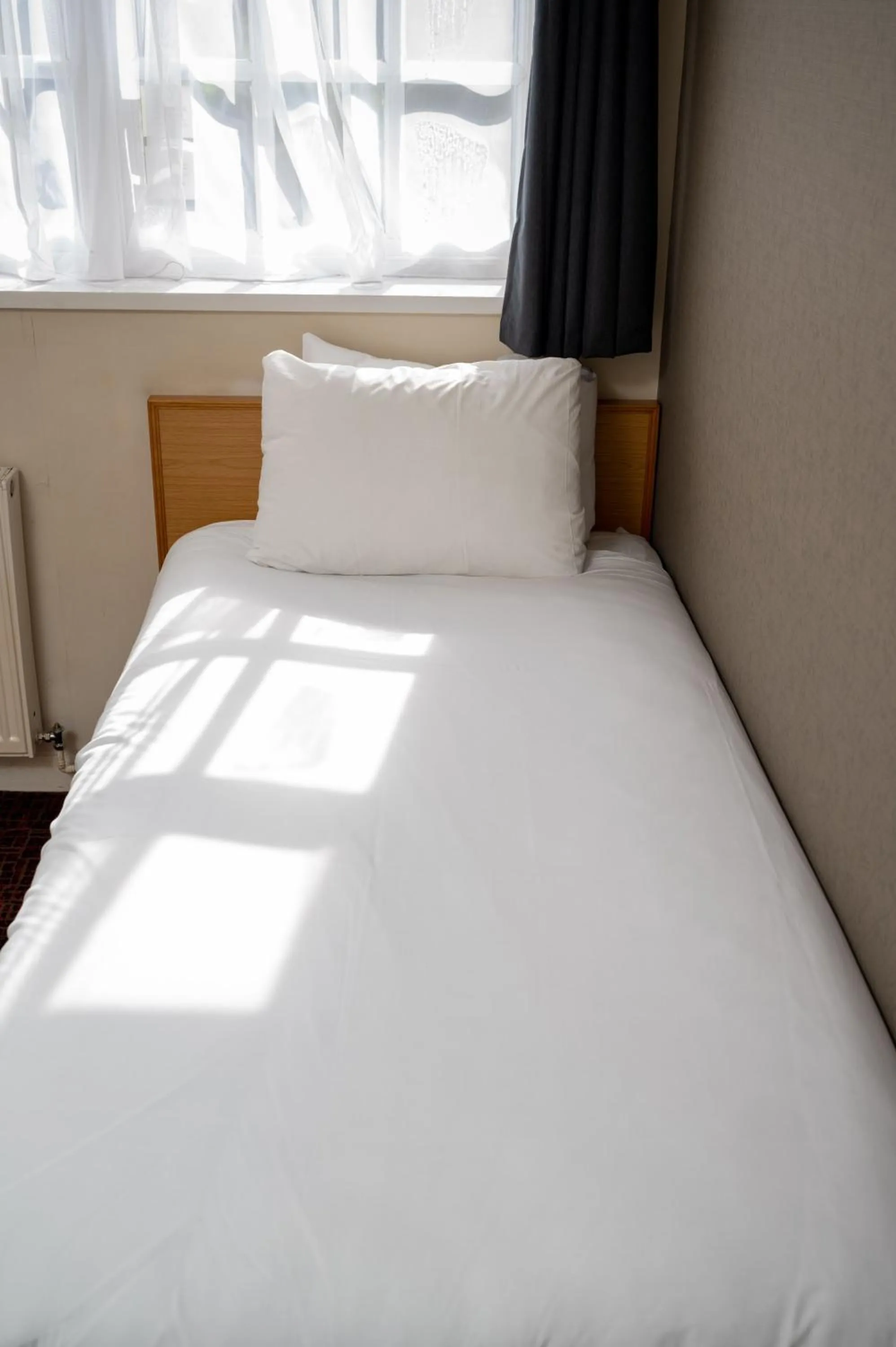 Bedroom, Bed in Old Grey Mare Inn by Greene King Inns