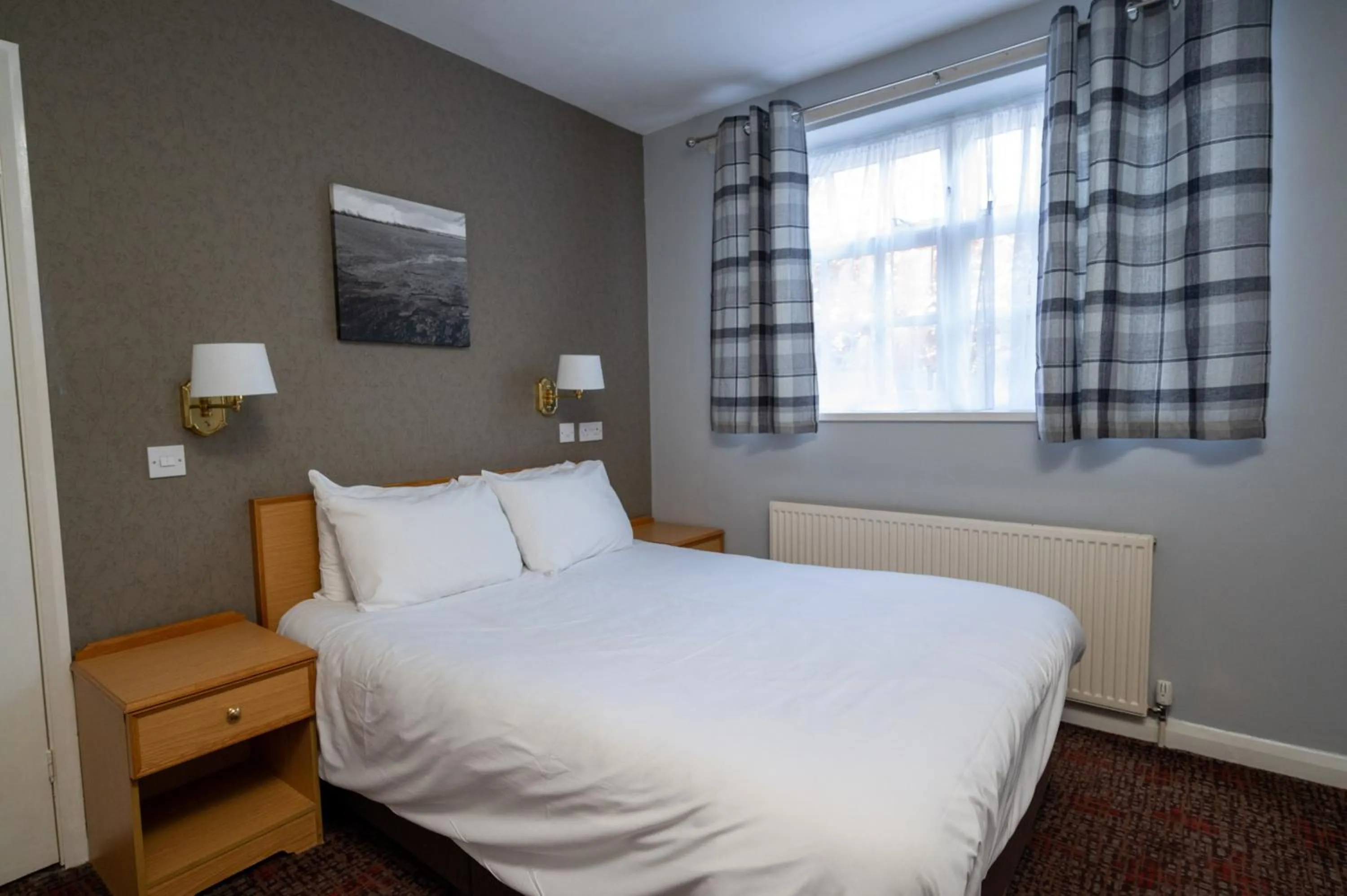 Photo of the whole room, Bed in Old Grey Mare Inn by Greene King Inns