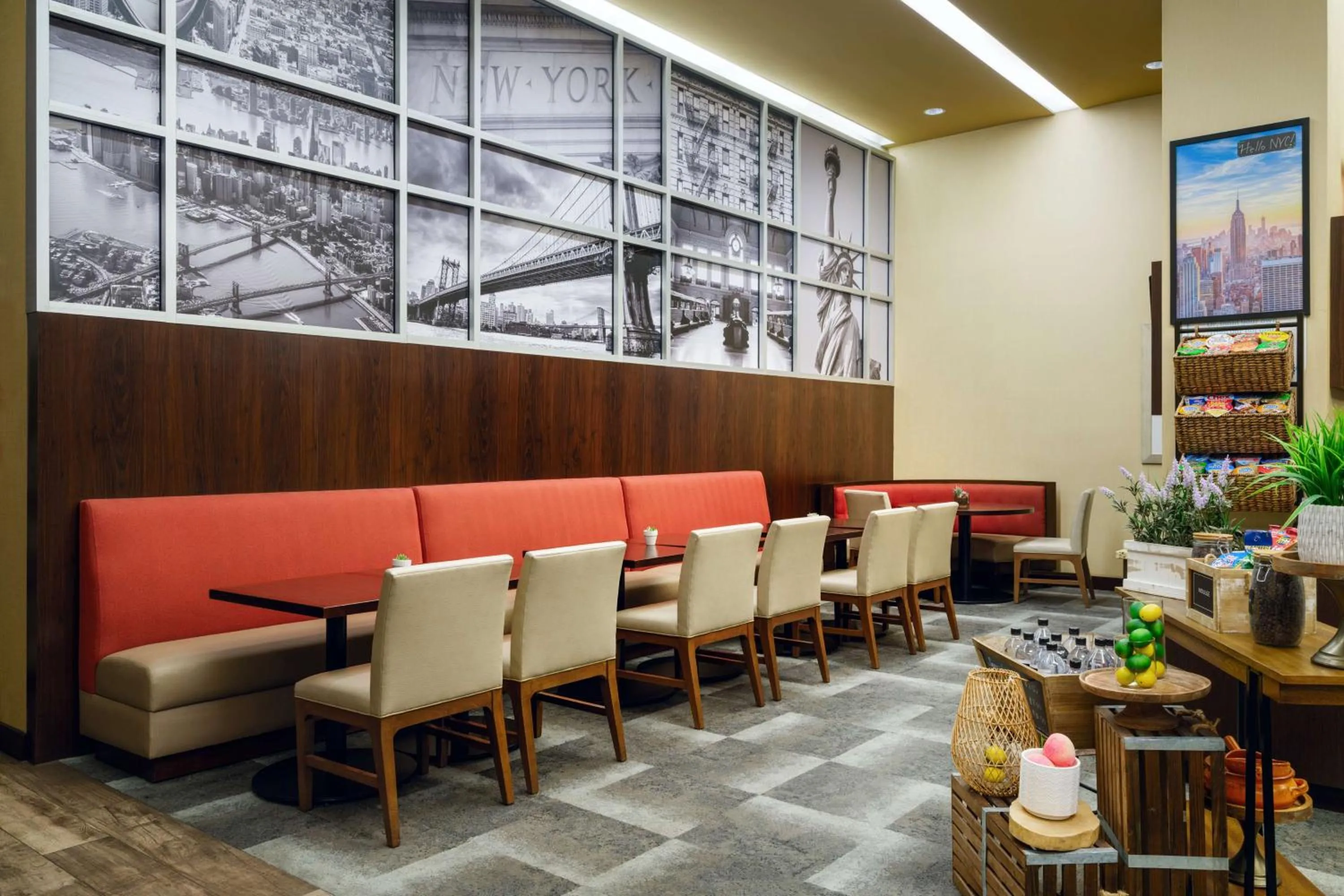Restaurant/places to eat in Hilton Garden Inn West 35th Street