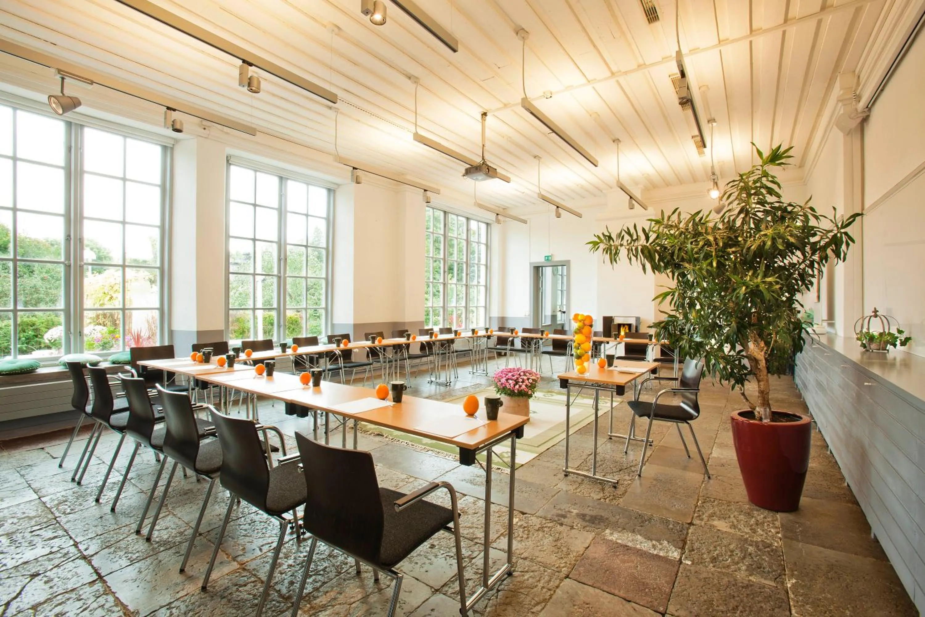 Business facilities in Åkeshofs Slott