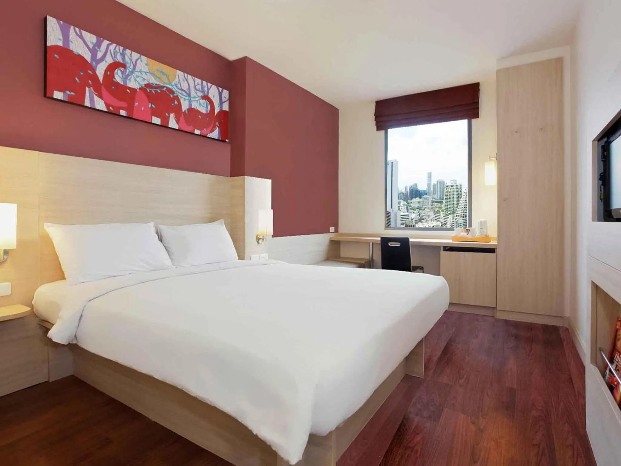 Bedroom, Bed in ibis Bangkok Siam