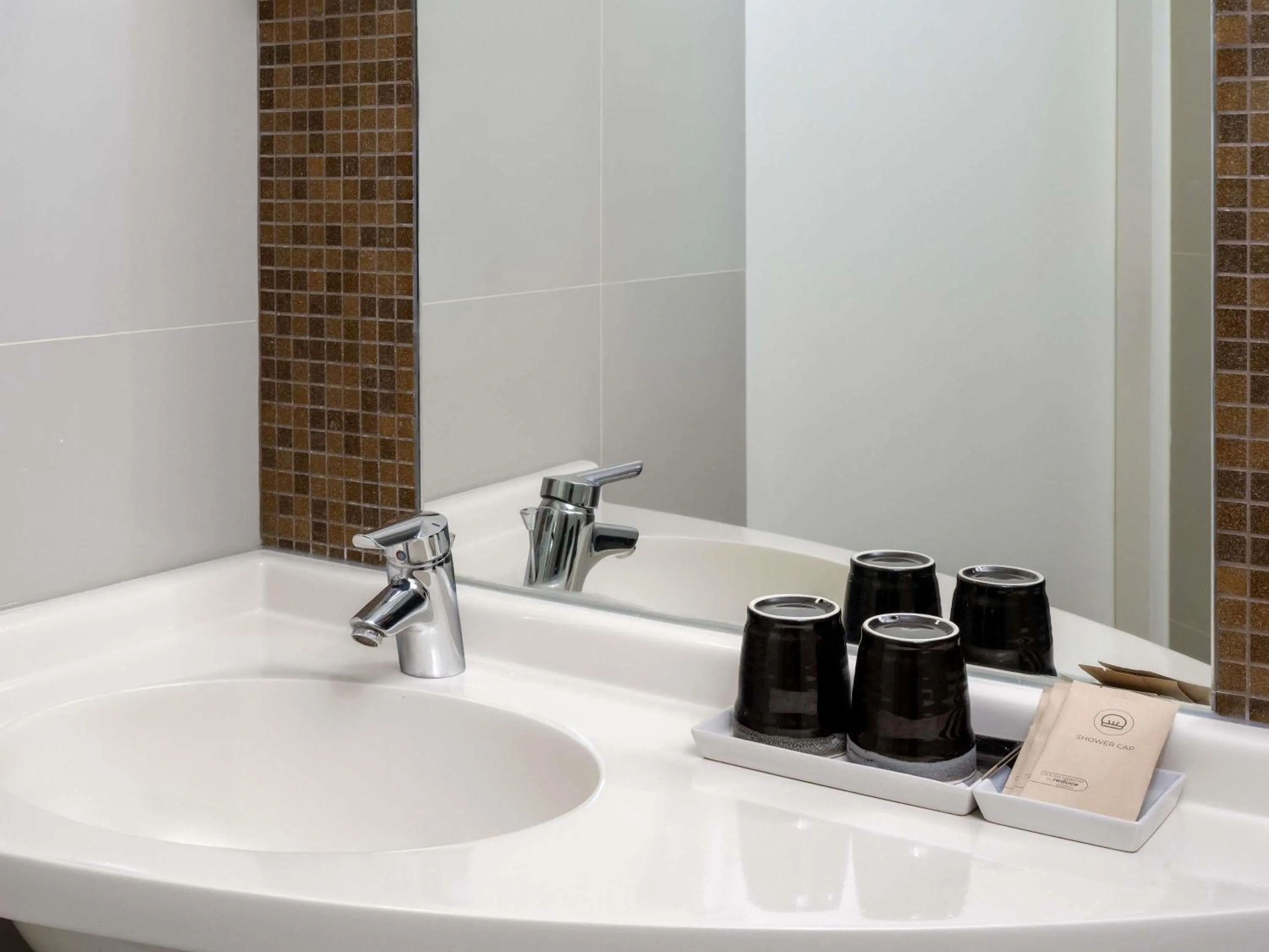 Bedroom in ibis Bangkok Siam