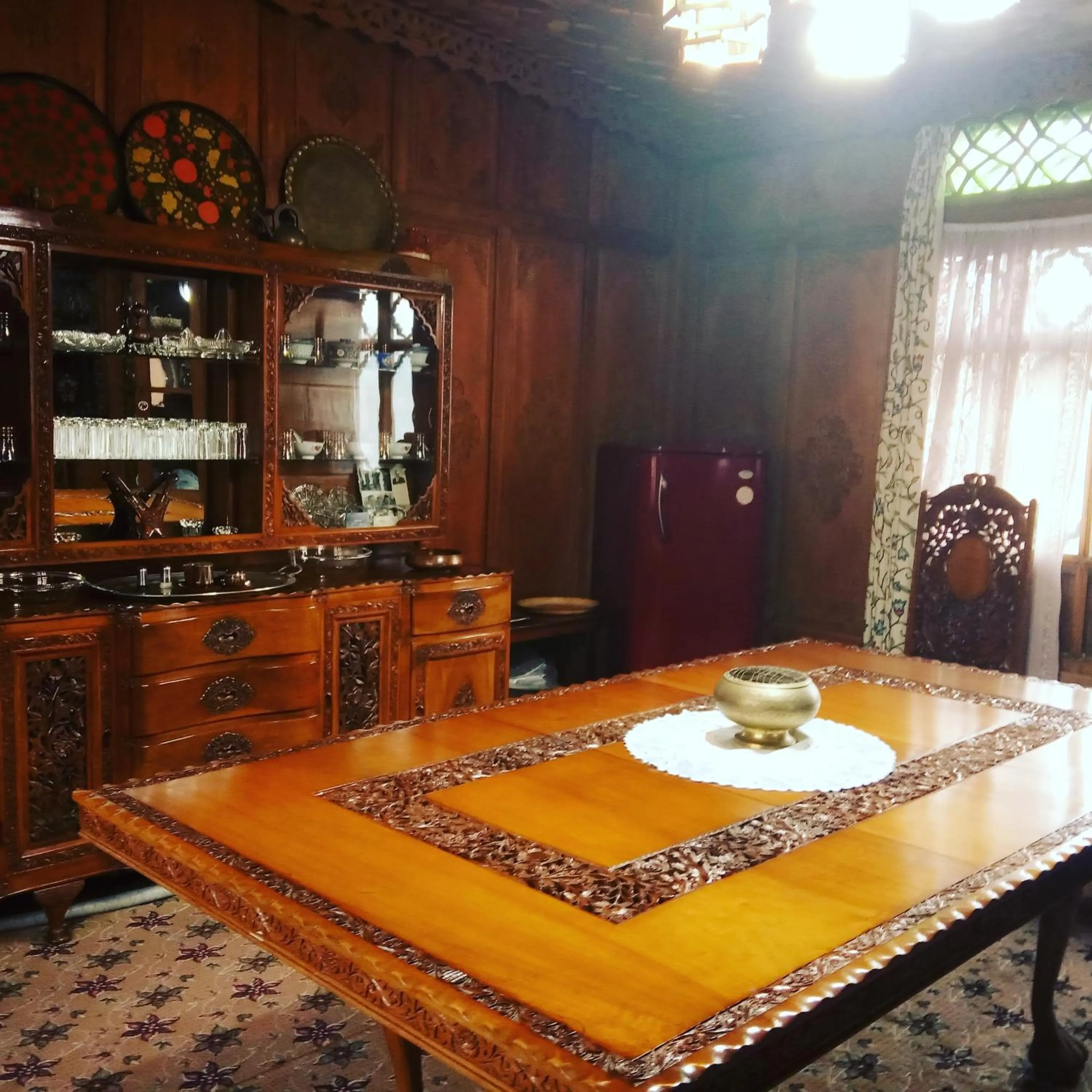 Maharaja palace houseboat