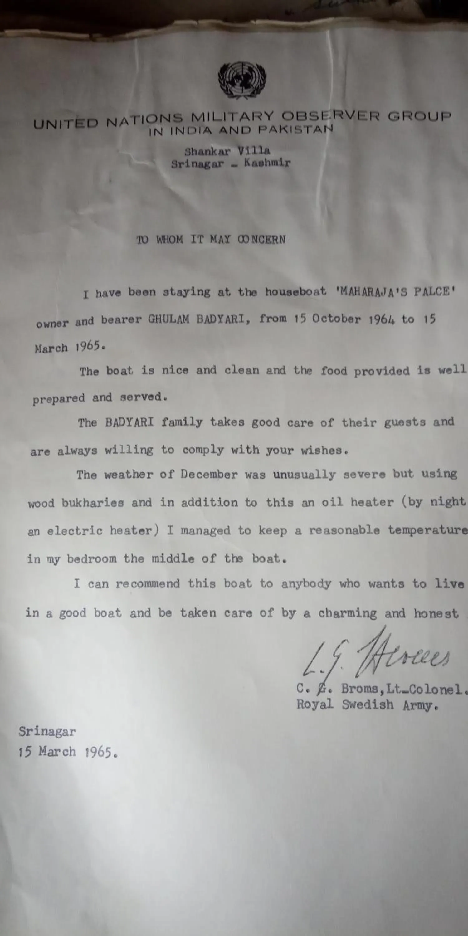 Maharaja palace houseboat