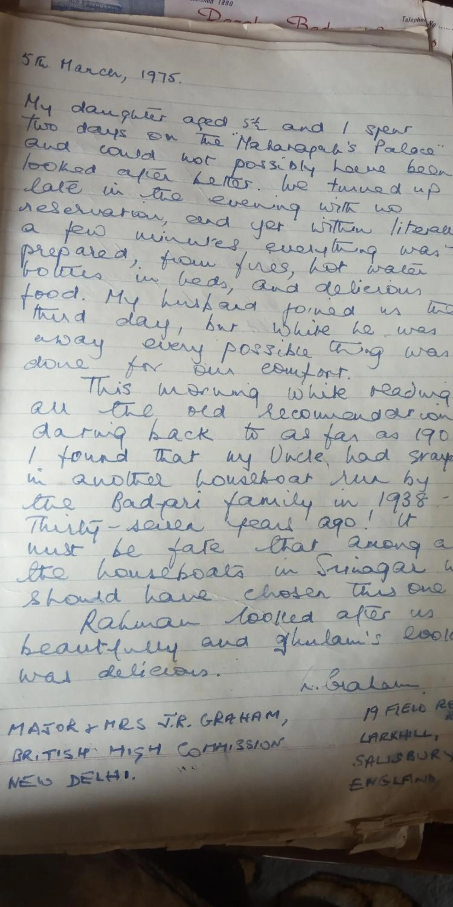 Maharaja palace houseboat