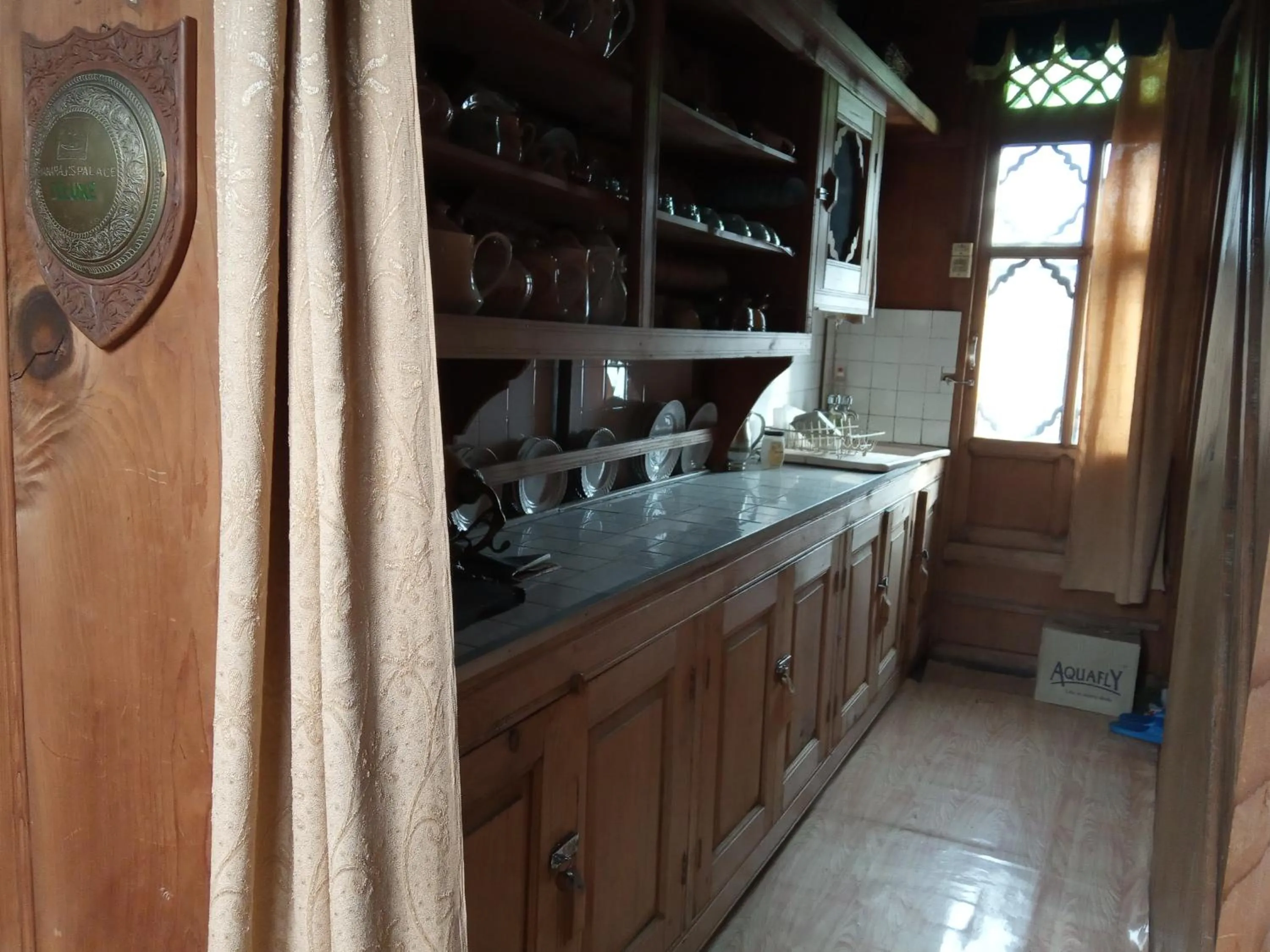 Maharaja palace houseboat