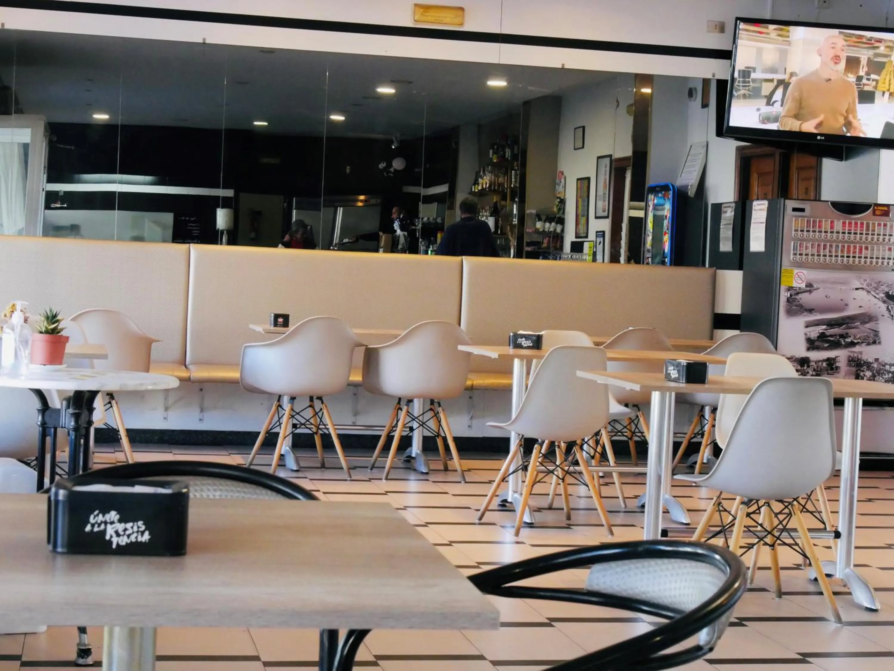 Coffee/tea facilities in Hotel Eumesa