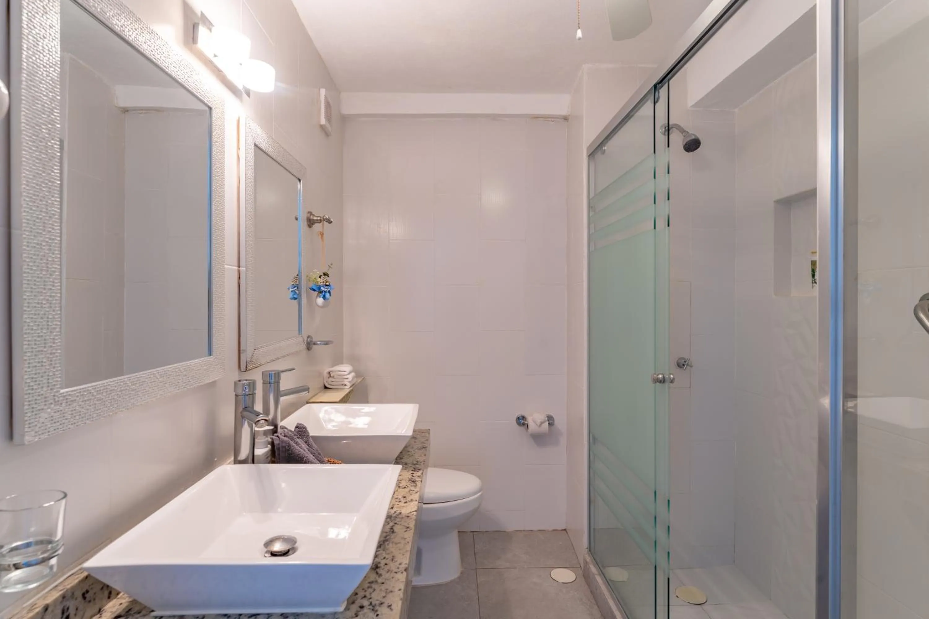 Shower in Sparkling Ocean View in Cancun