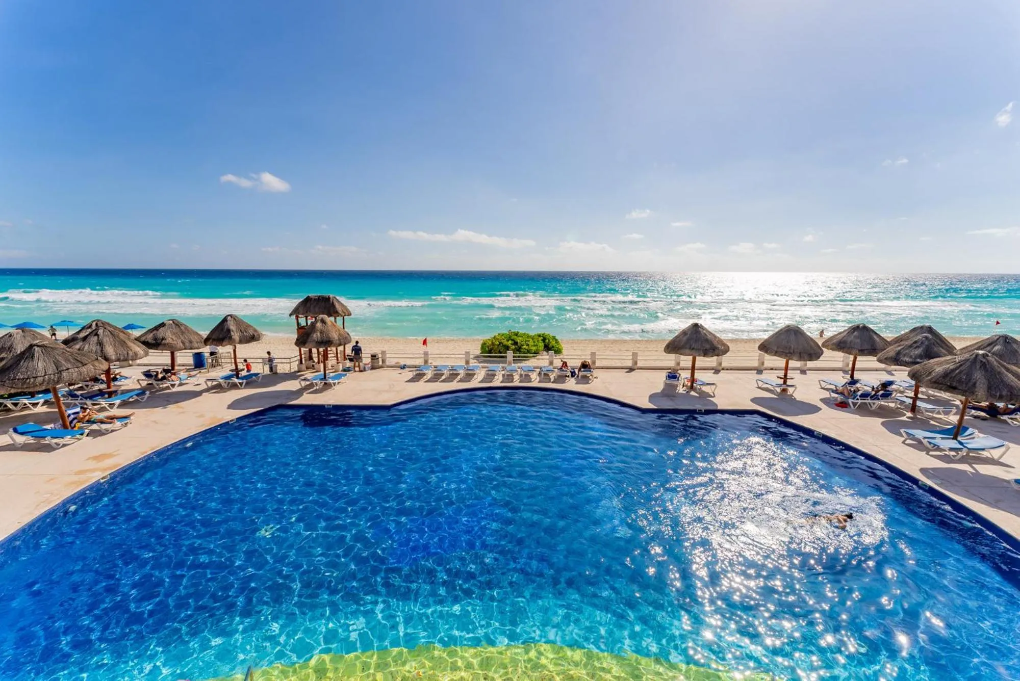 Beach in Sparkling Ocean View in Cancun