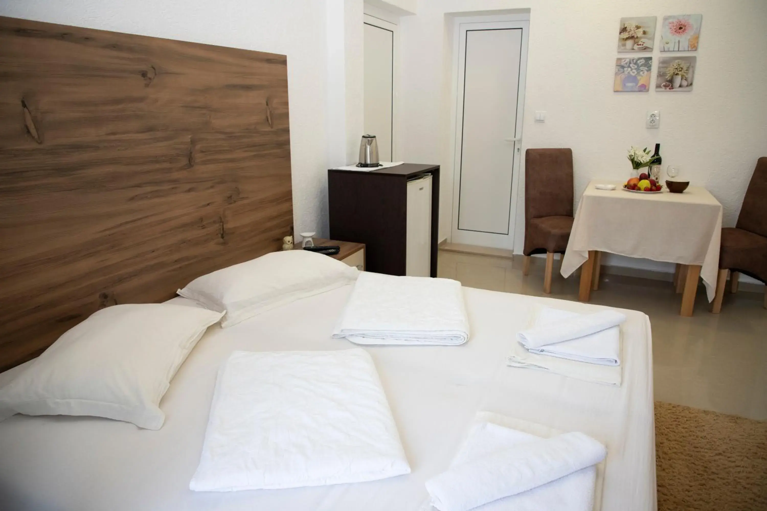 Double Room with Pool View in Villa Andjelina Double Room with Pool View in Villa Andjelina