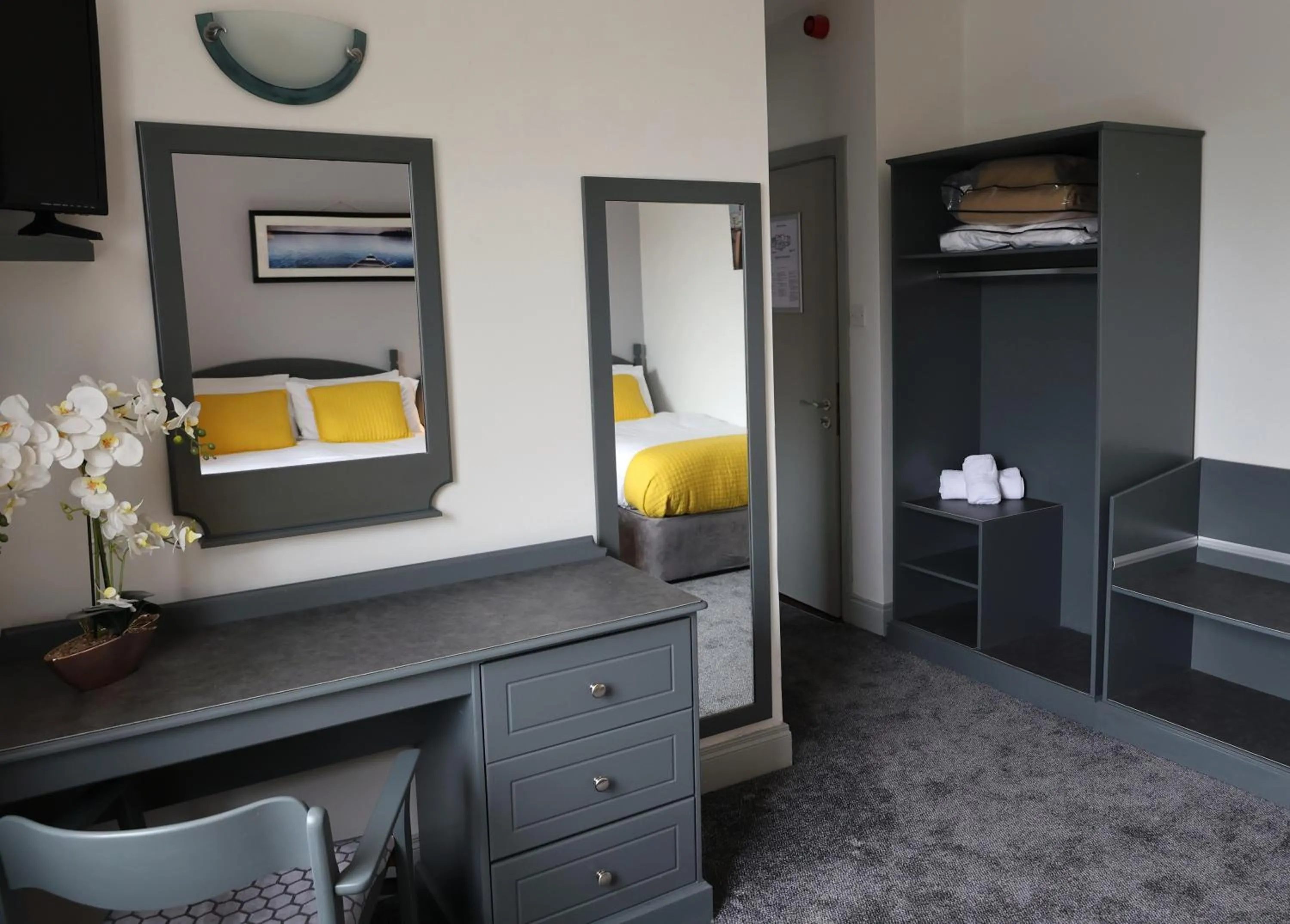 Bedroom, Bed in Ferryport House B&B