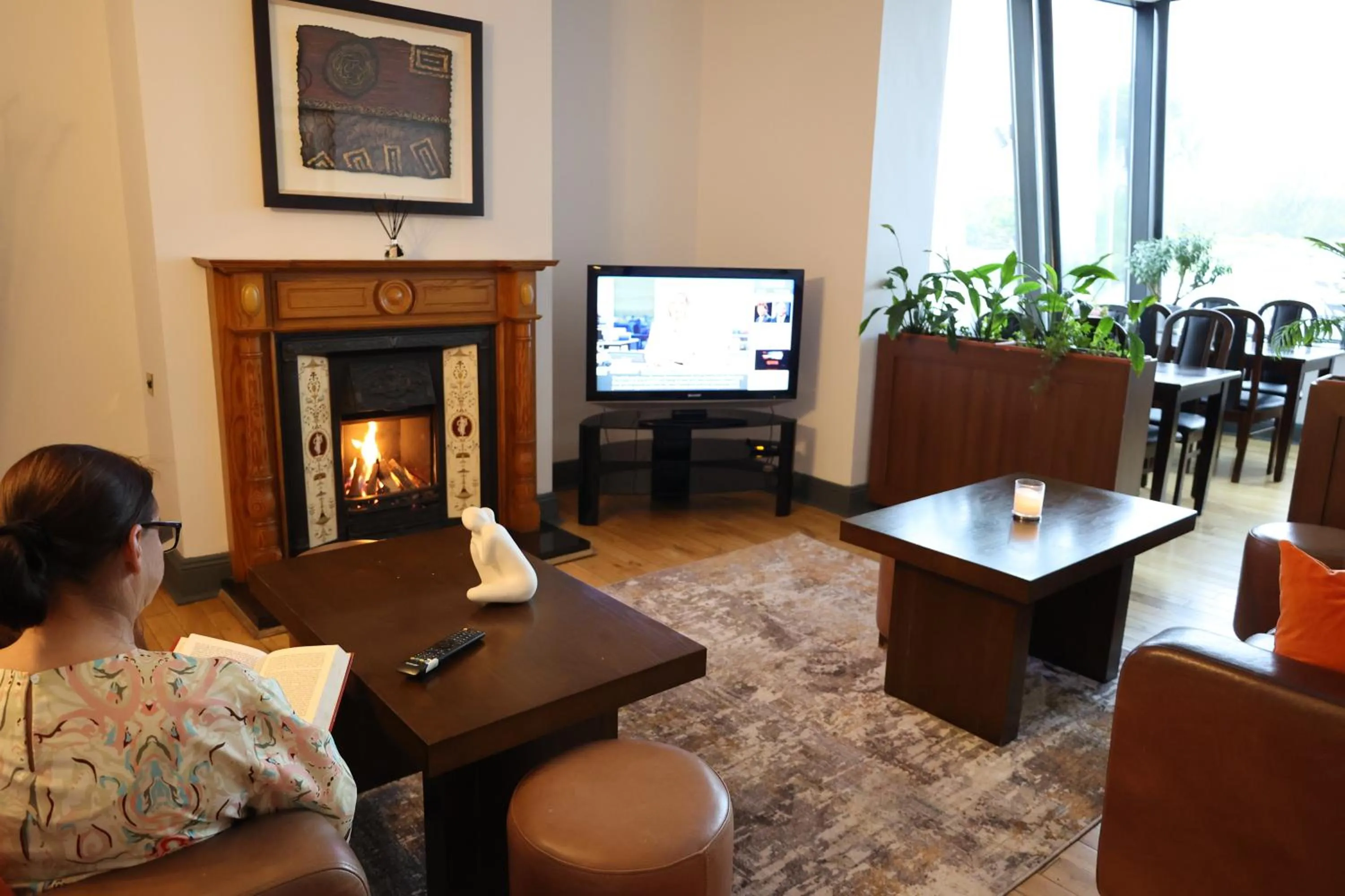 Communal lounge/ TV room in Ferryport House B&B
