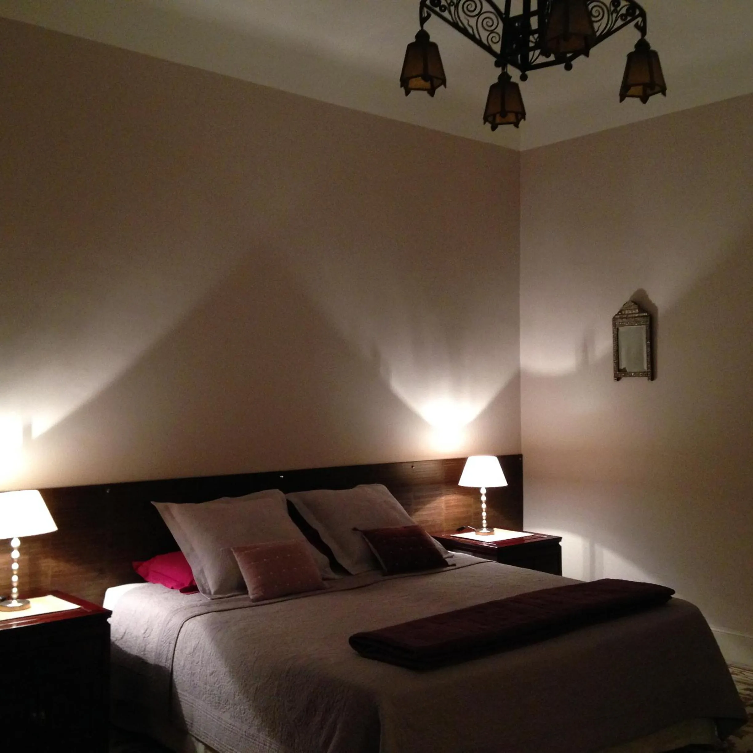 Night, Bed in Maison Velvet