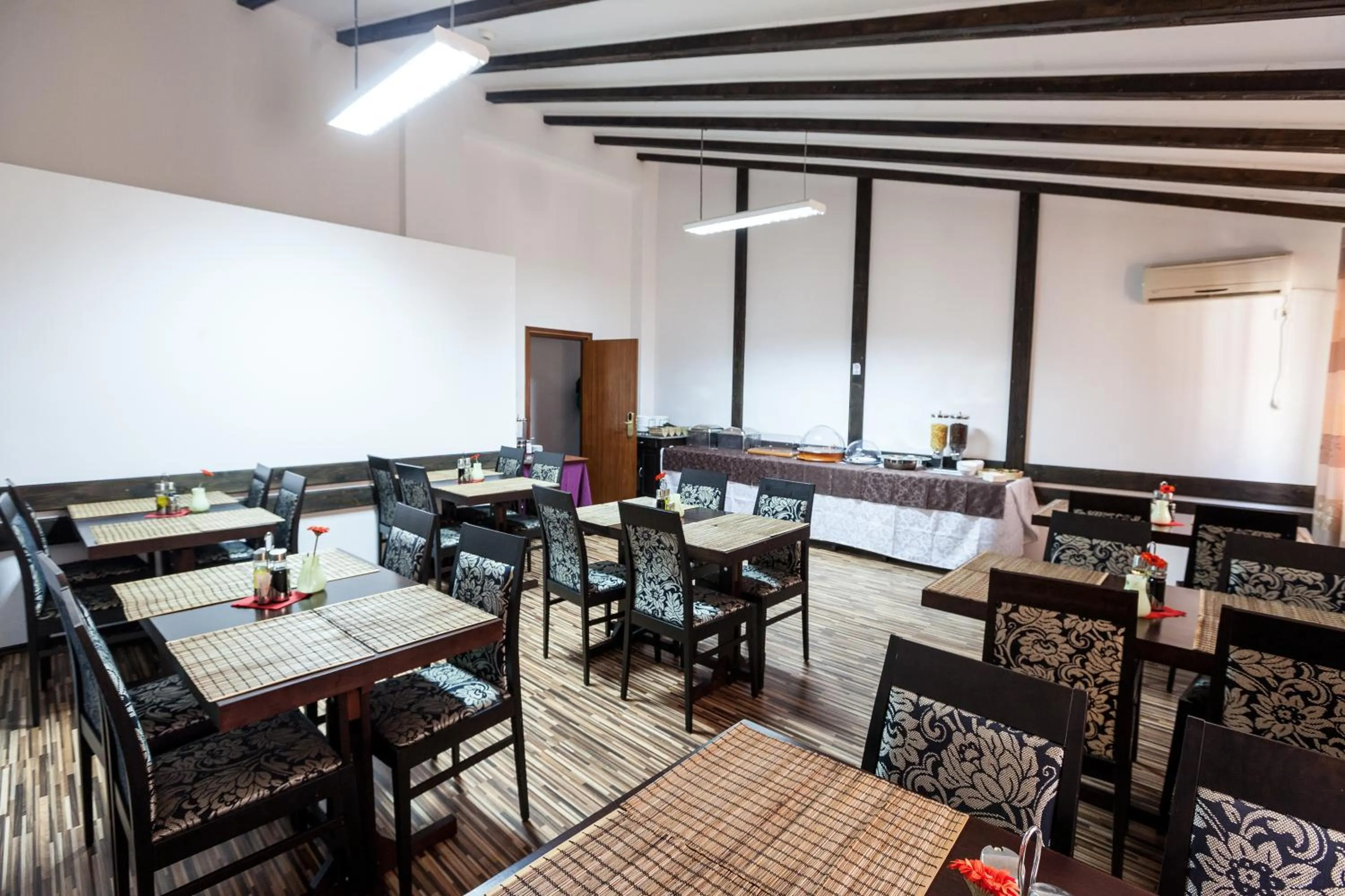 Restaurant/places to eat in Hotel Citadella