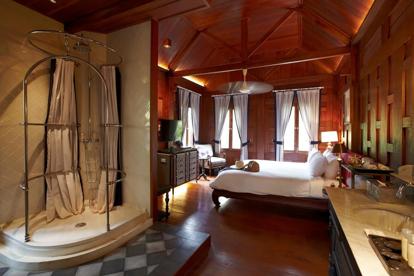 Bathroom, Bed in Burasari Heritage Luang Prabang