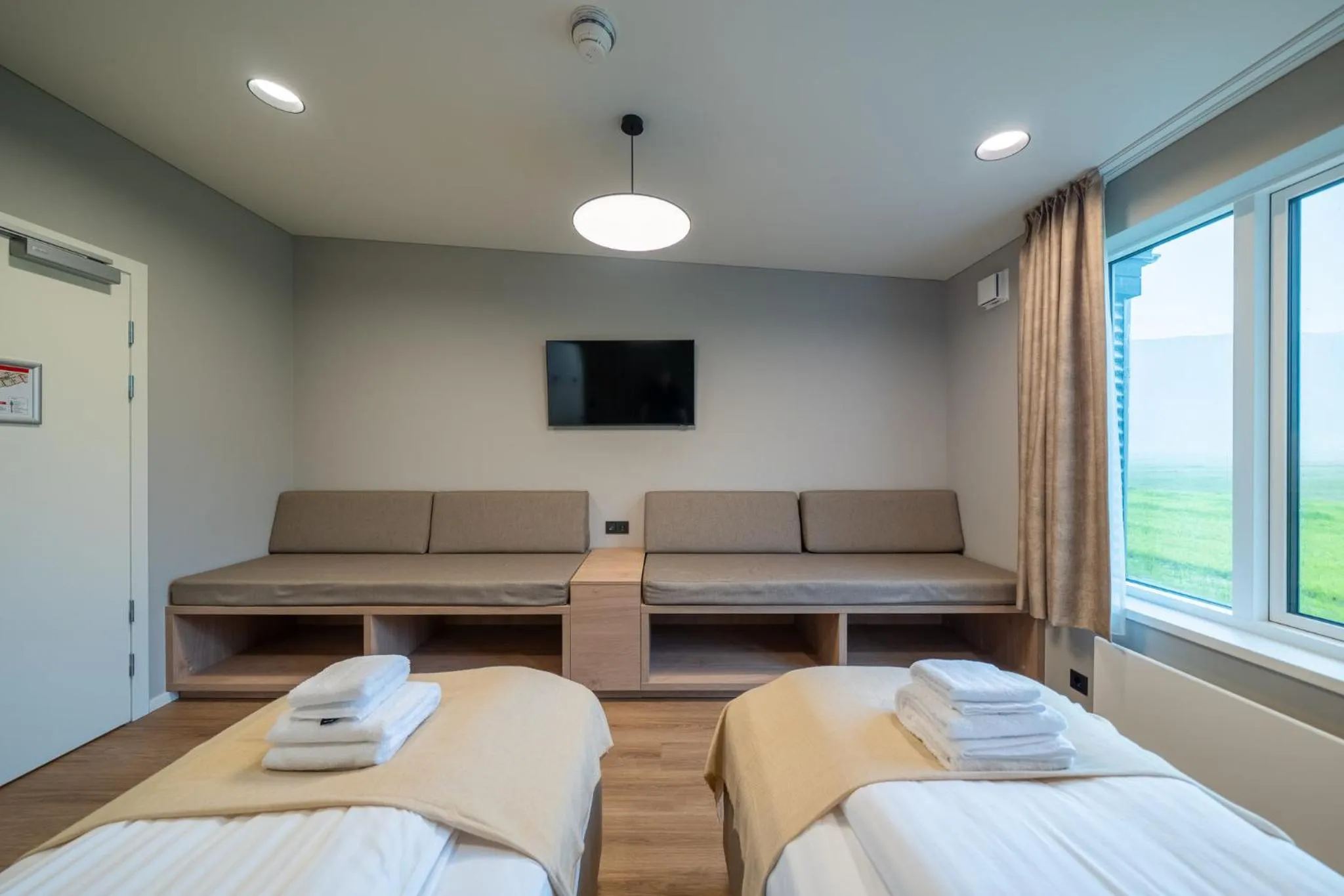 Property building, Bed in Adventure Hotel Geirland