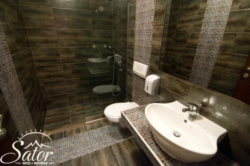 Bathroom in Hotel Šator