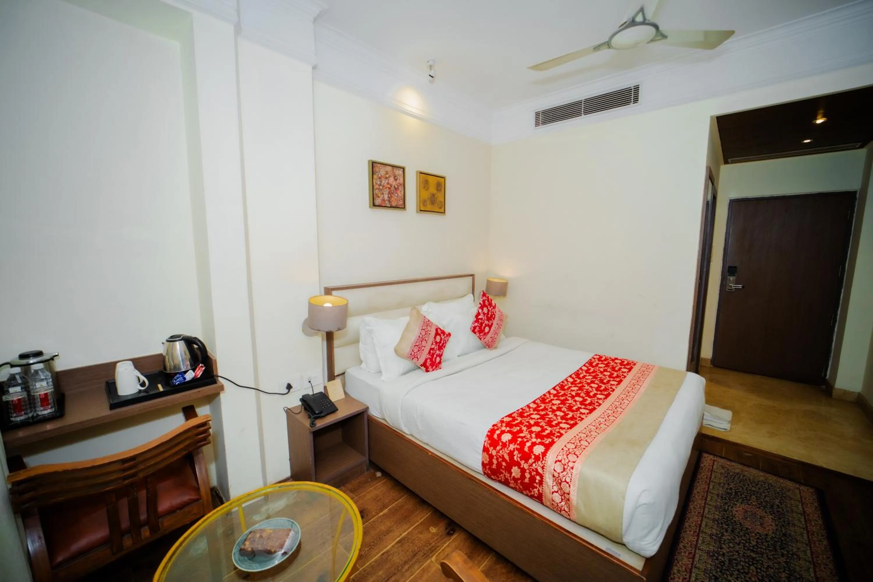 Bedroom, Bed in New Hotel Broadway