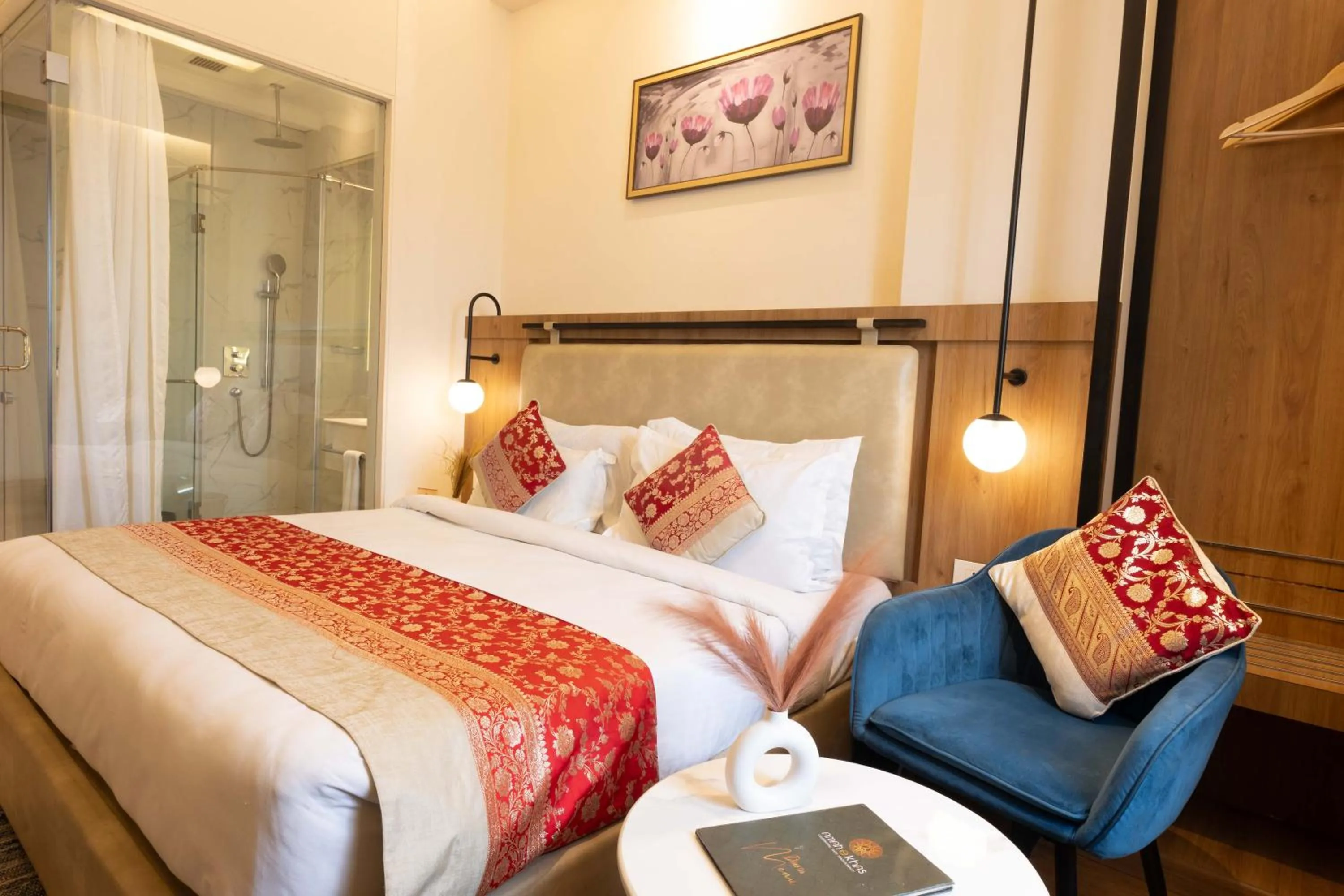 Photo of the whole room, Bed in New Hotel Broadway