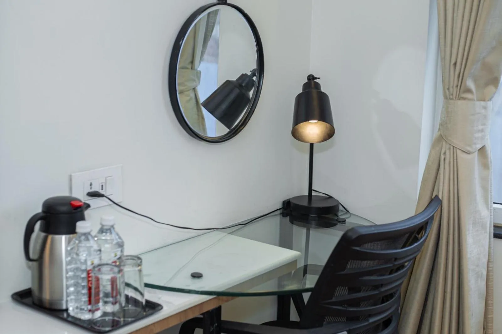 Coffee/tea facilities in New Hotel Broadway