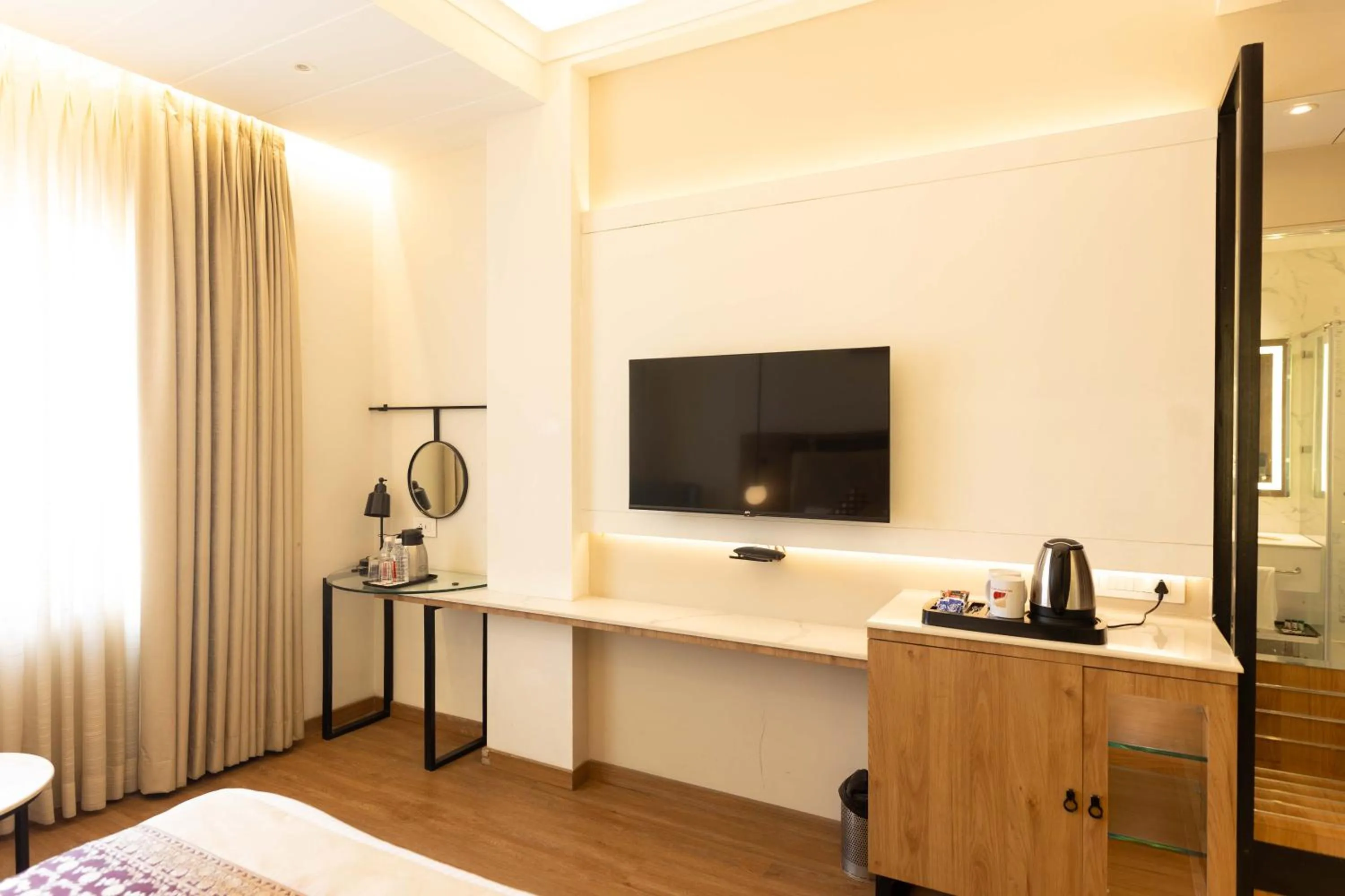 TV and multimedia, Bed in New Hotel Broadway