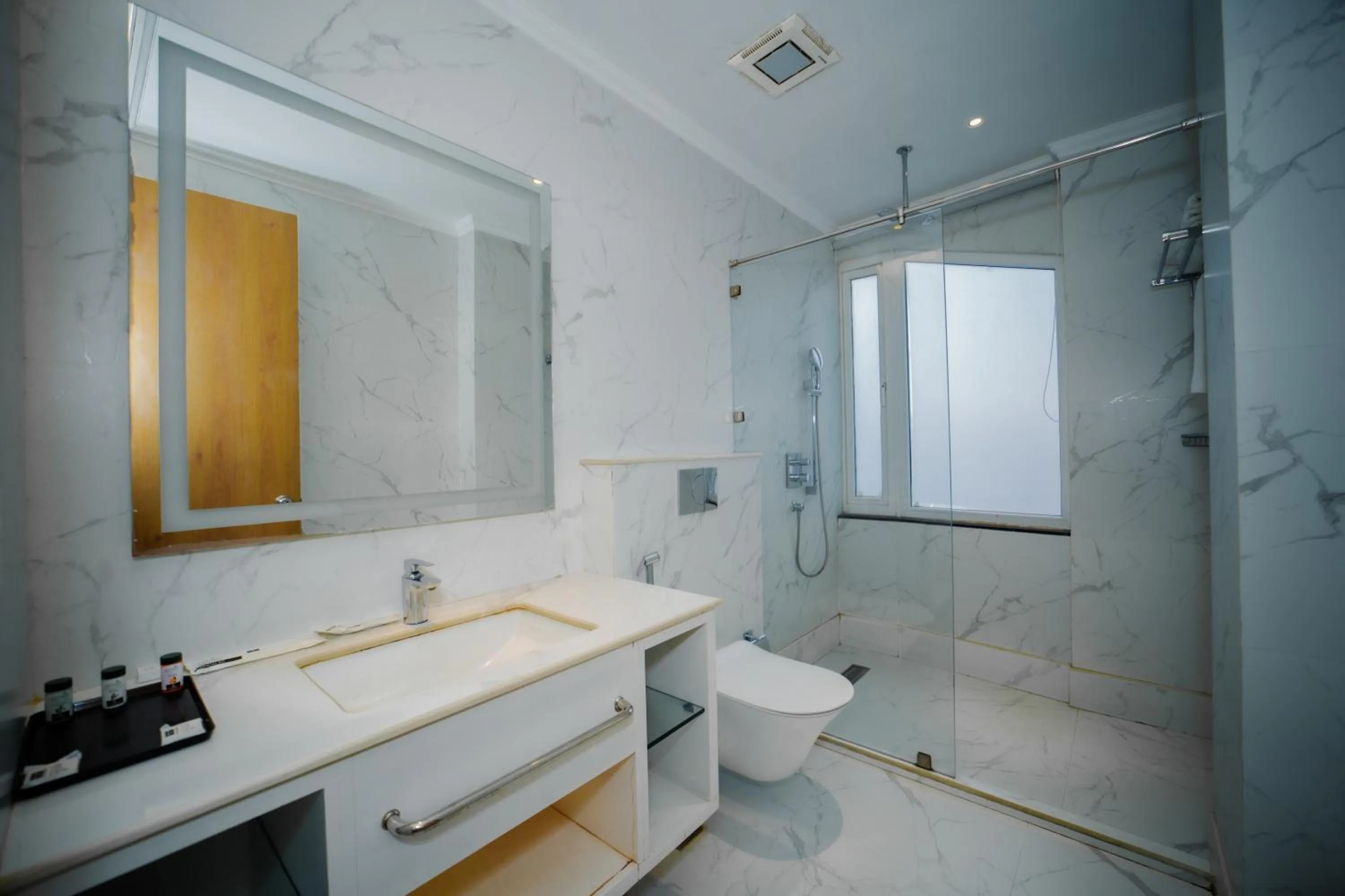 Shower in New Hotel Broadway