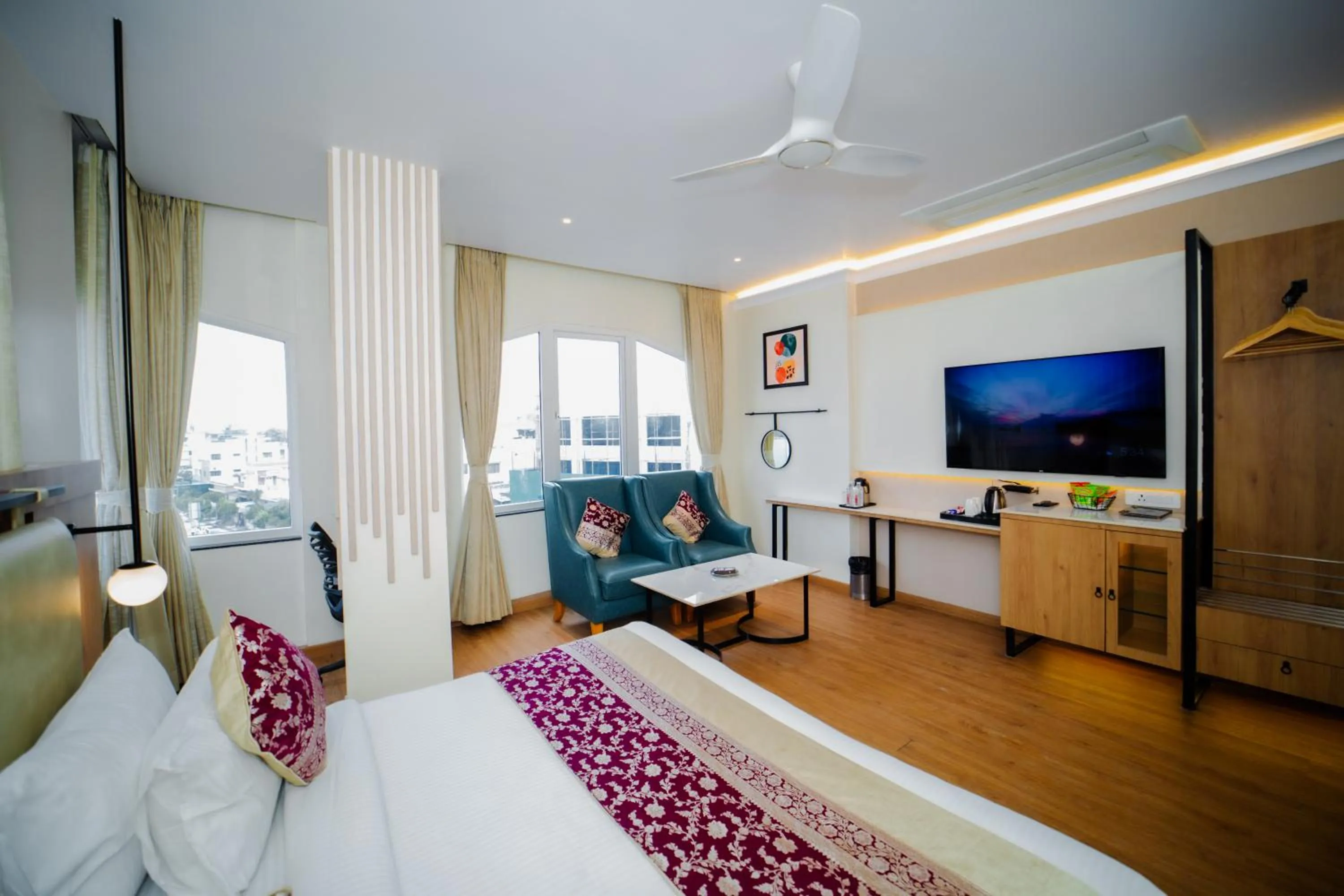 TV and multimedia, Bed in New Hotel Broadway