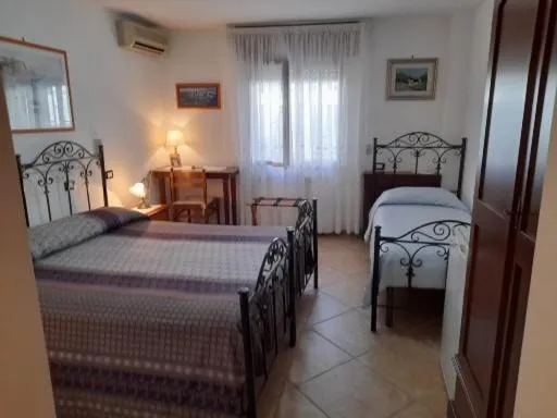 Photo of the whole room, Bed in Bed&Breakfast L'Oasi
